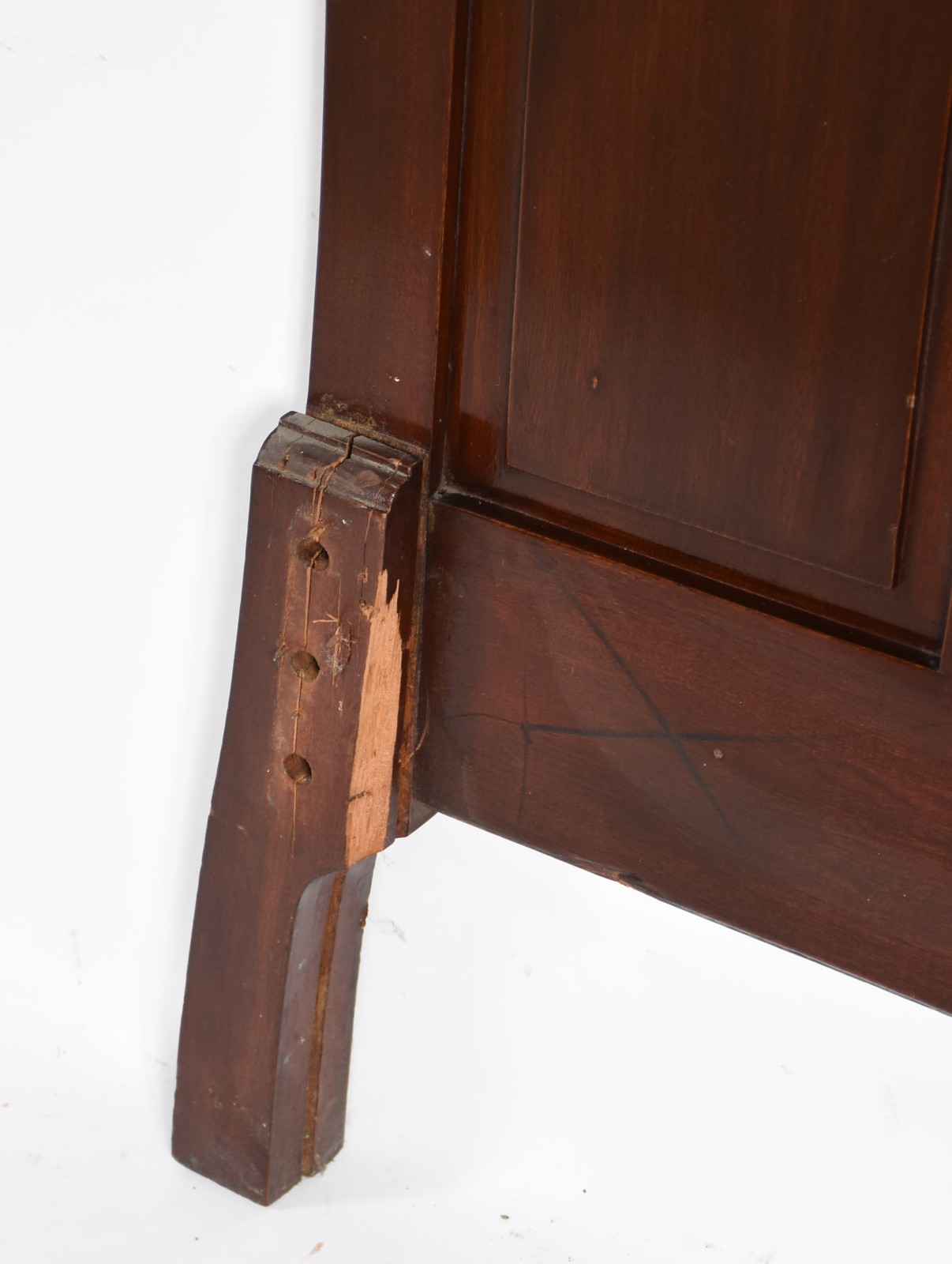 Antiga cama de solteiro de madeira nobre, arremate superior com... - foto 3 de 4