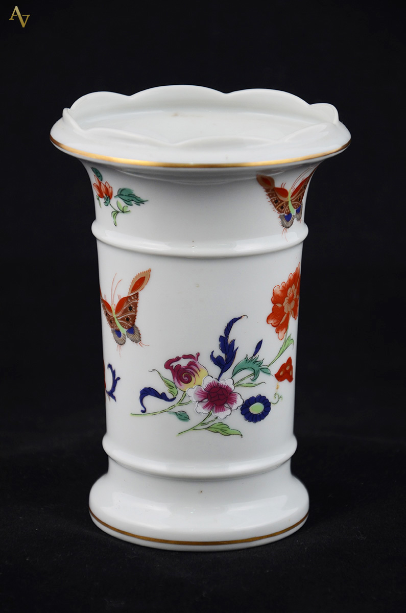 Pequeno vaso de porcelana portuguesa policromada Vista Alegre. Altura...