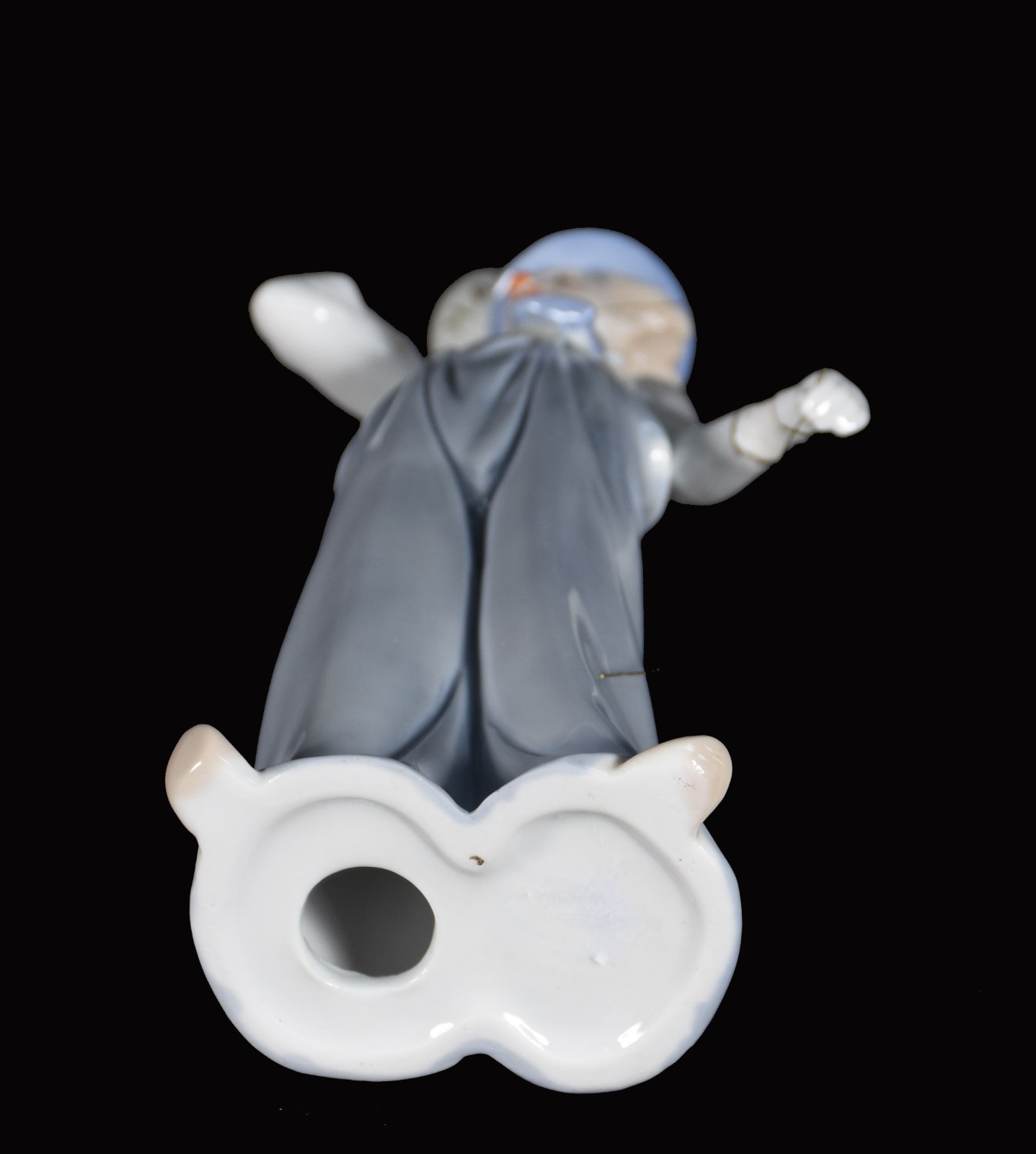 Escultura de porcelana representando palhaço. - foto 4 de 4
