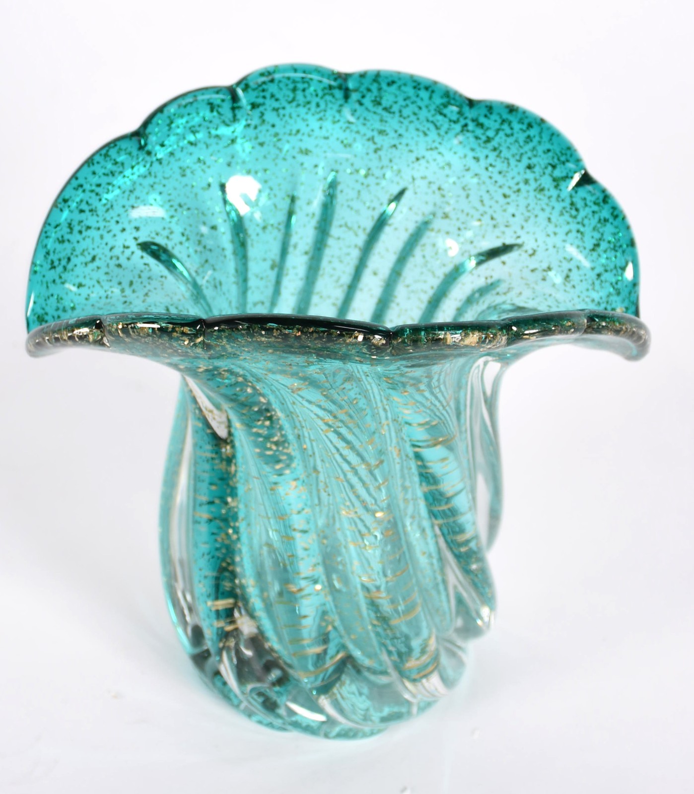 Vaso de vidro decorativo na cor verde com pó de ouro. - foto 1 de 4