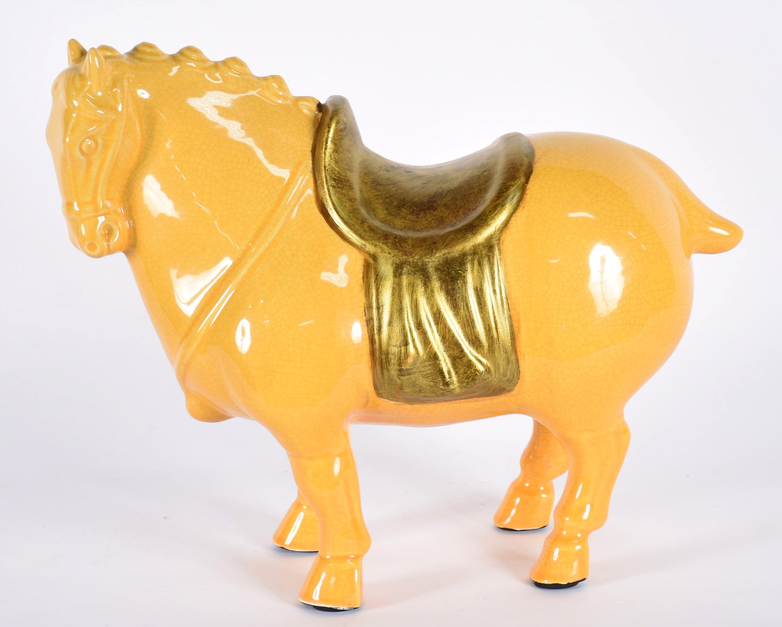 Cavalo de cerâmica estilo oriental na cor amarelo. - foto 2 de 5