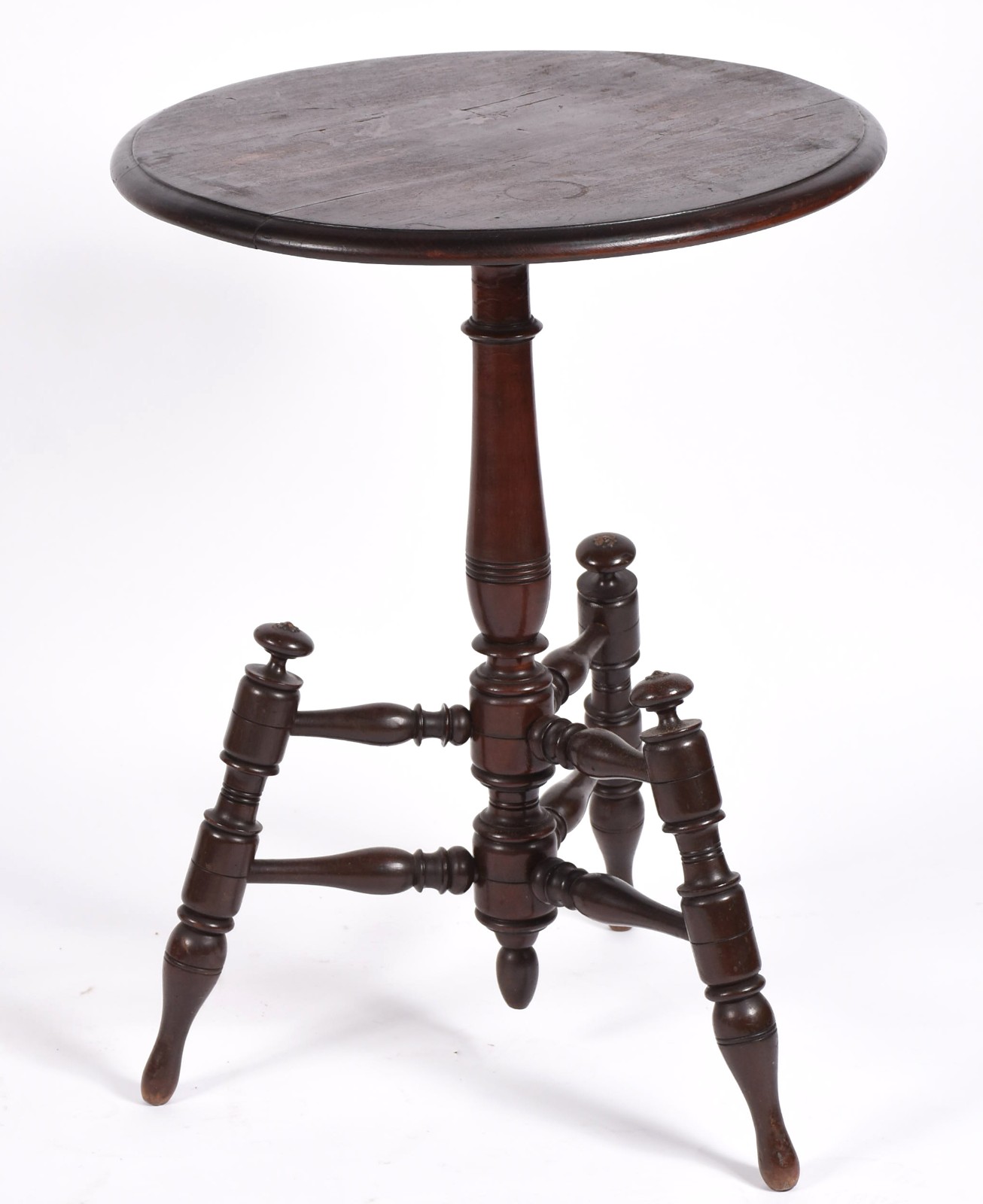 Mesa de madeira nobre com tampo redondo, desgastes. - foto 1 de 4