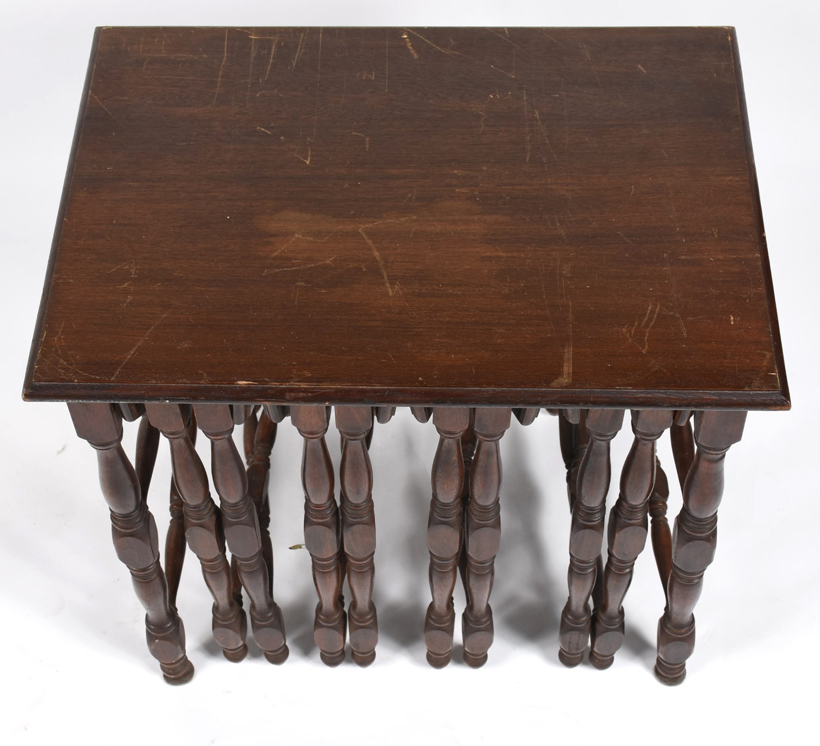 Mesa ninho de madeira nobre com 4 mesas de encaixar (tampo com... - foto 3 de 6