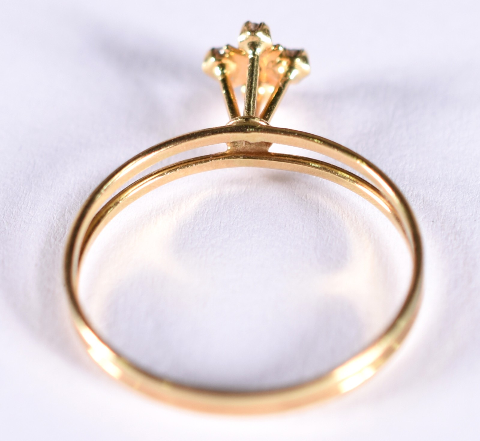 Anel de ouro 18 k feitio chuveiro com 5 mini brilhantes, aro 15 (Por... - foto 3 de 4
