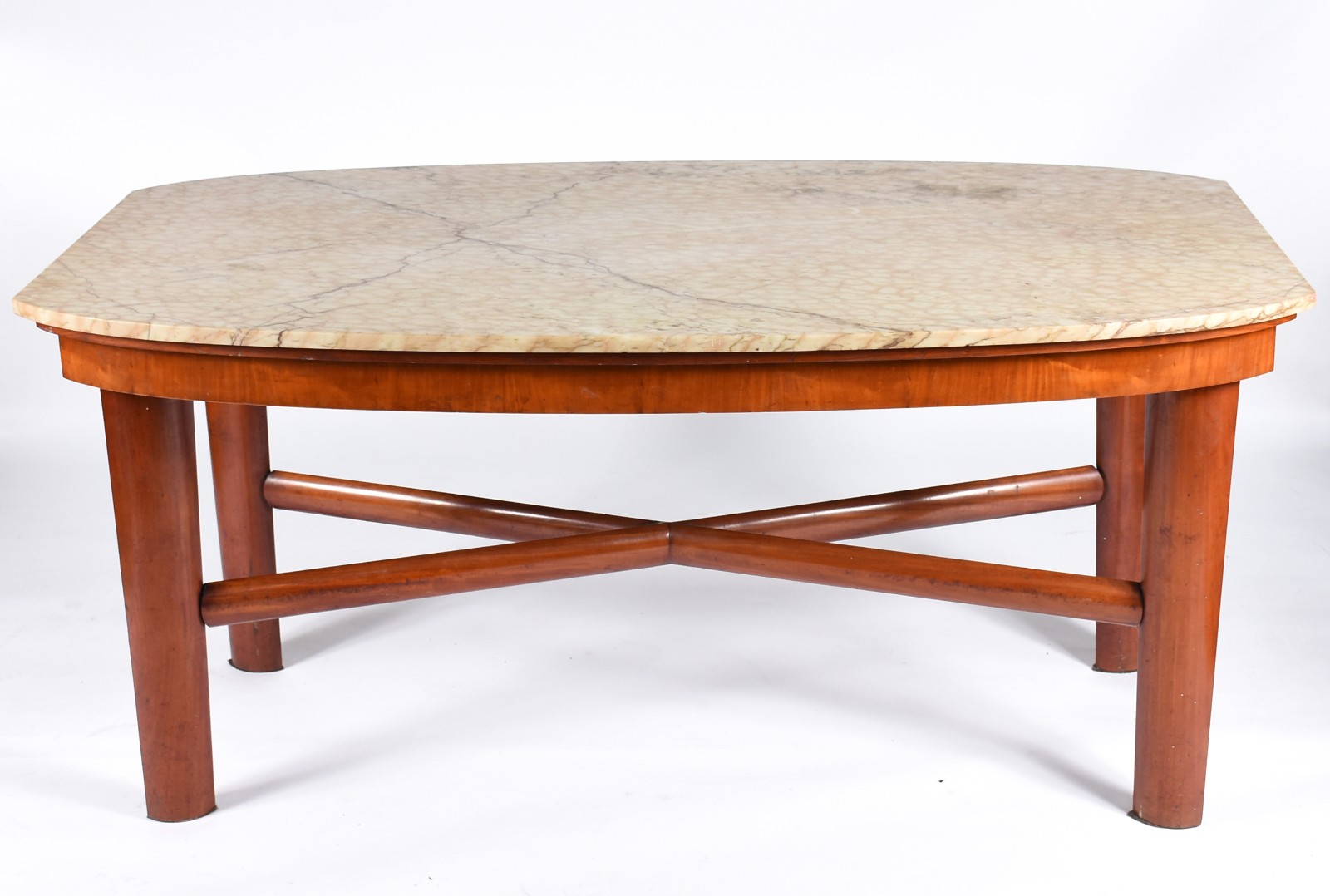 Conjunto de sala de jantar composto de mesa de madeira nobre, tampo... - foto 2 de 10