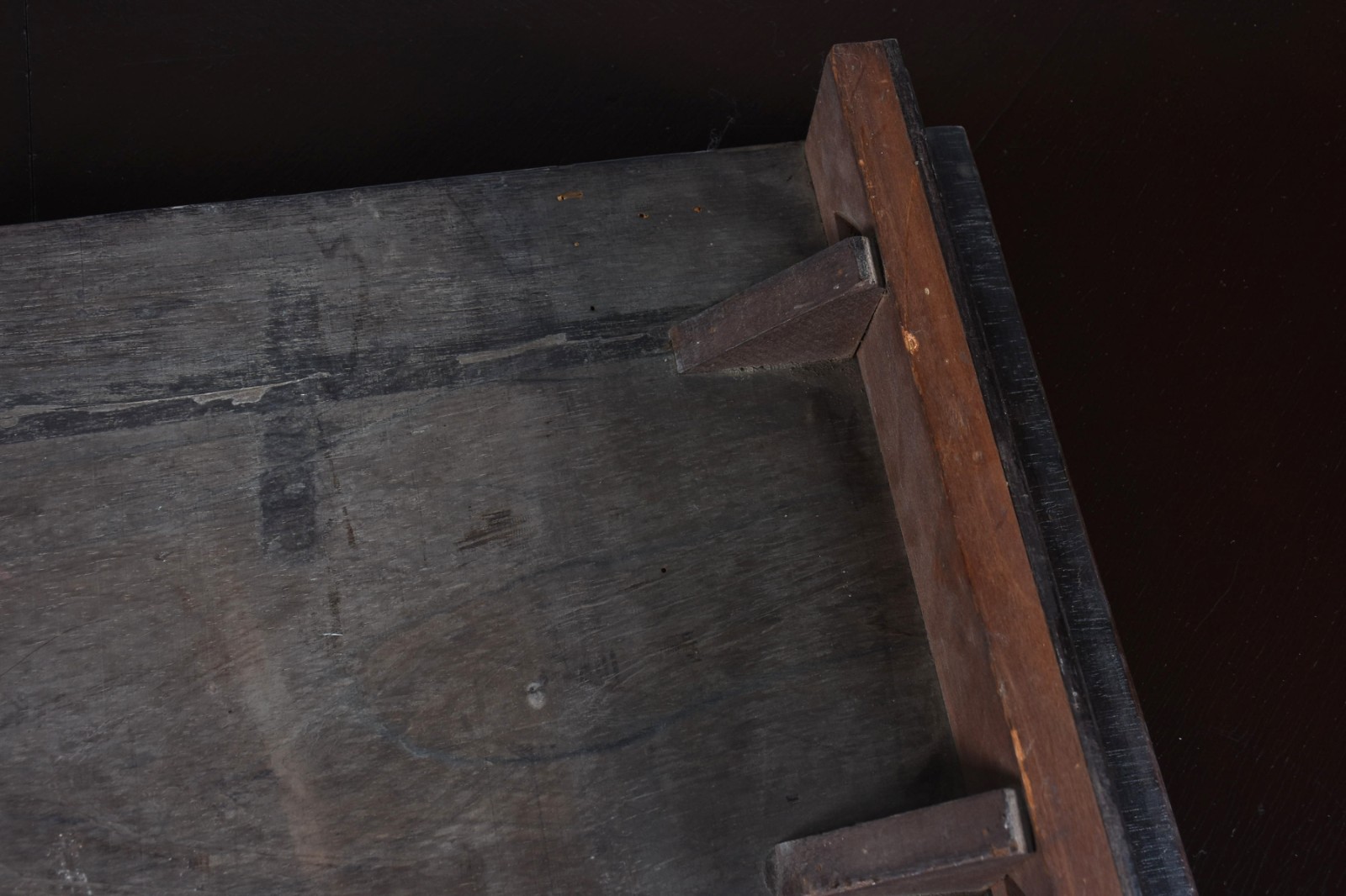 Conjunto de mesa de jantar de madeira nobre com 2 tábuas extensoras... - foto 6 de 10