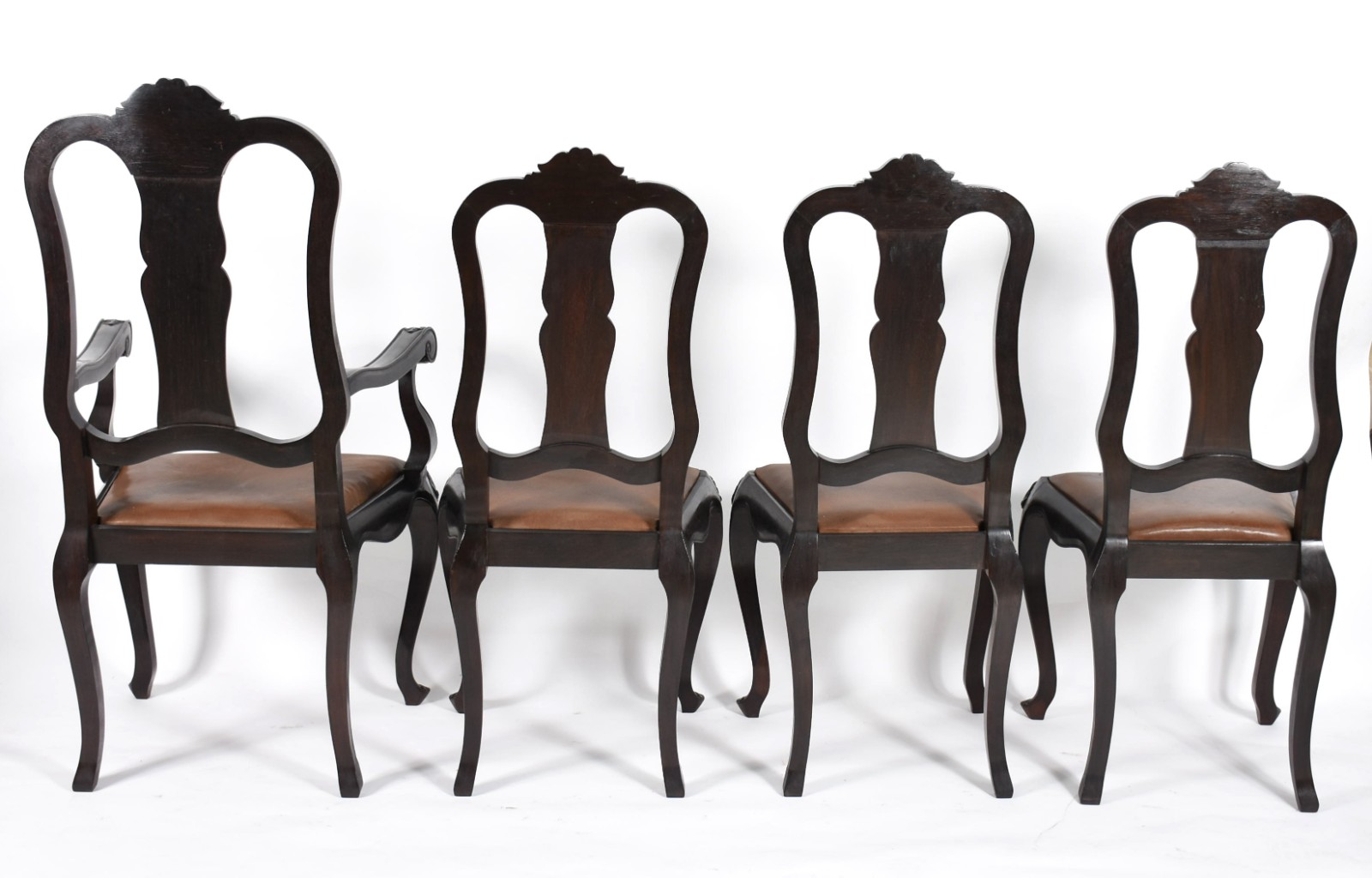 Conjunto de mesa de jantar de madeira nobre com 2 tábuas extensoras... - foto 10 de 10