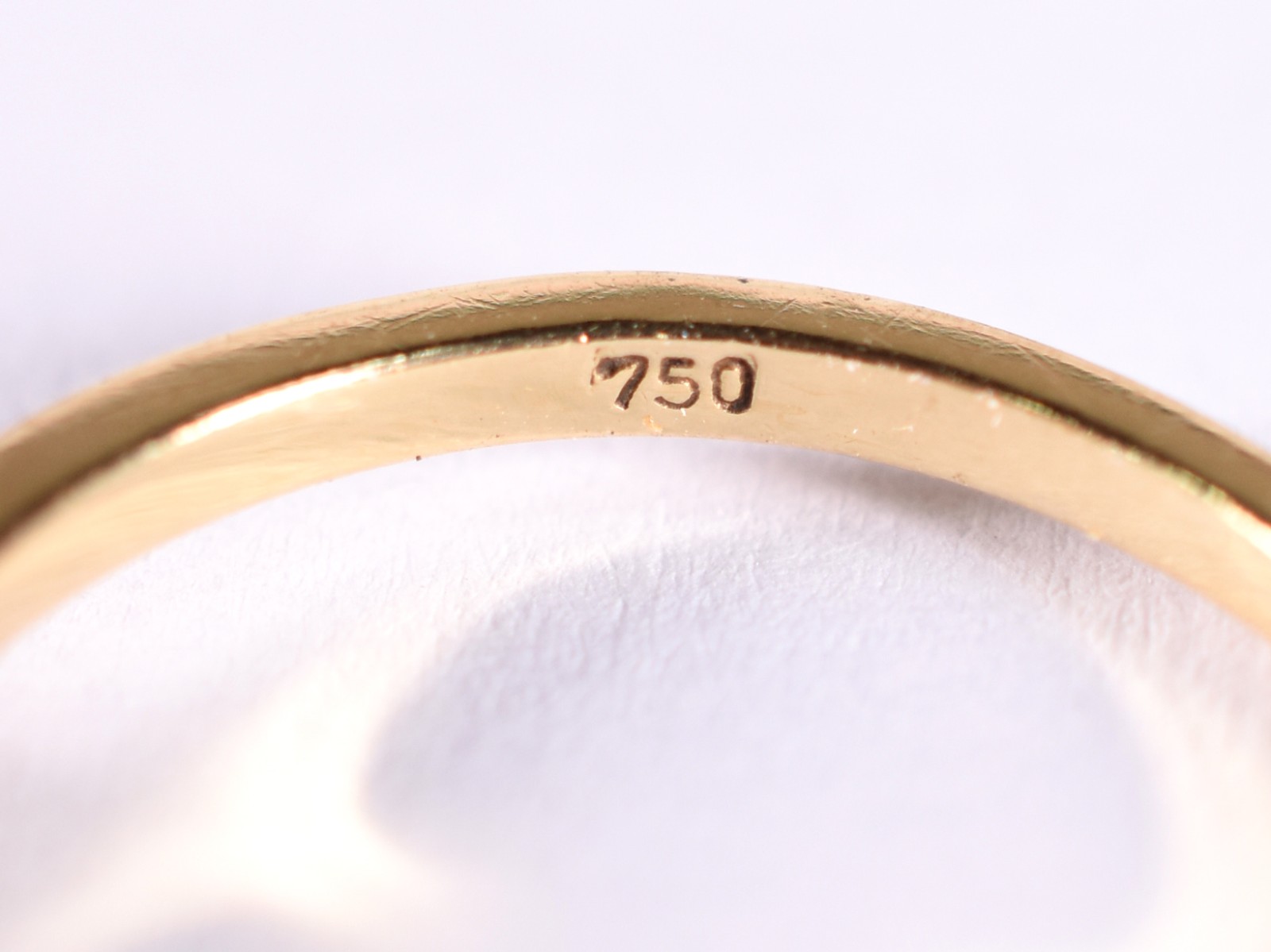 Solitário de ouro 18 k, contraste 750 com 1 brilhante de 0,23 ct, aro... - foto 3 de 4