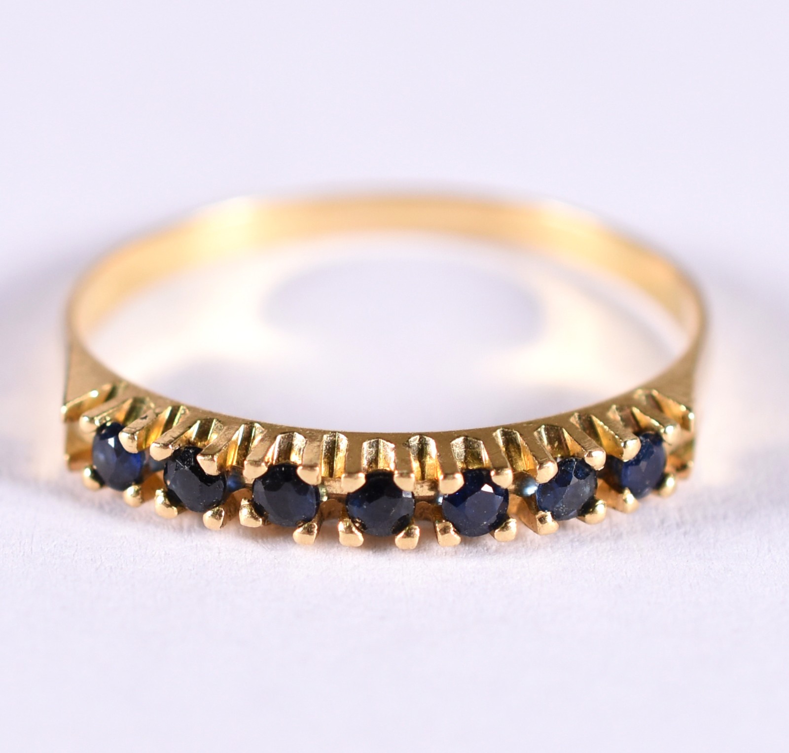 Anel de ouro 18 k, contraste 750 com pedras azuis, aro 15 (Por... - foto 1 de 4