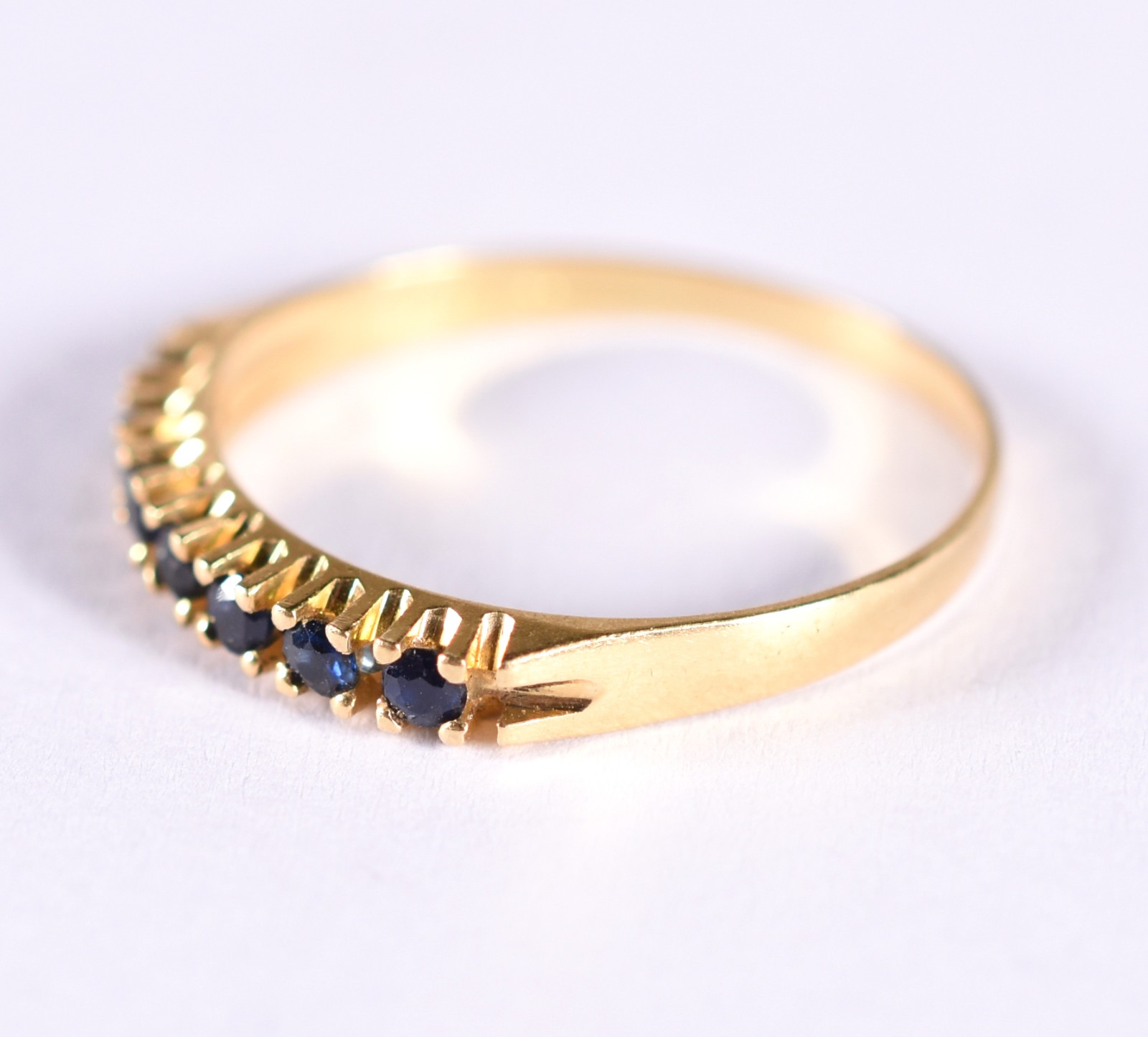 Anel de ouro 18 k, contraste 750 com pedras azuis, aro 15 (Por... - foto 2 de 4