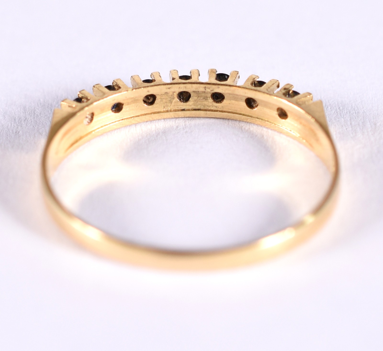 Anel de ouro 18 k, contraste 750 com pedras azuis, aro 15 (Por... - foto 3 de 4