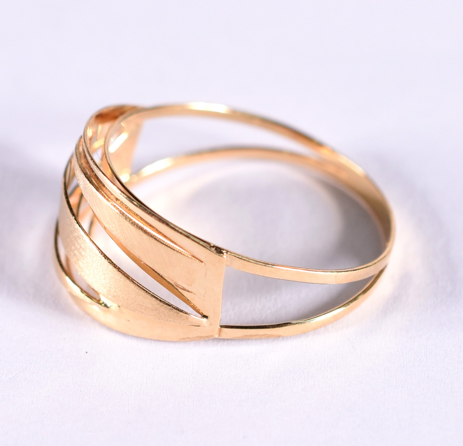 Anel de ouro 18 k, contraste 750, aro 22 (Por motivos de segurança as... - foto 2 de 4