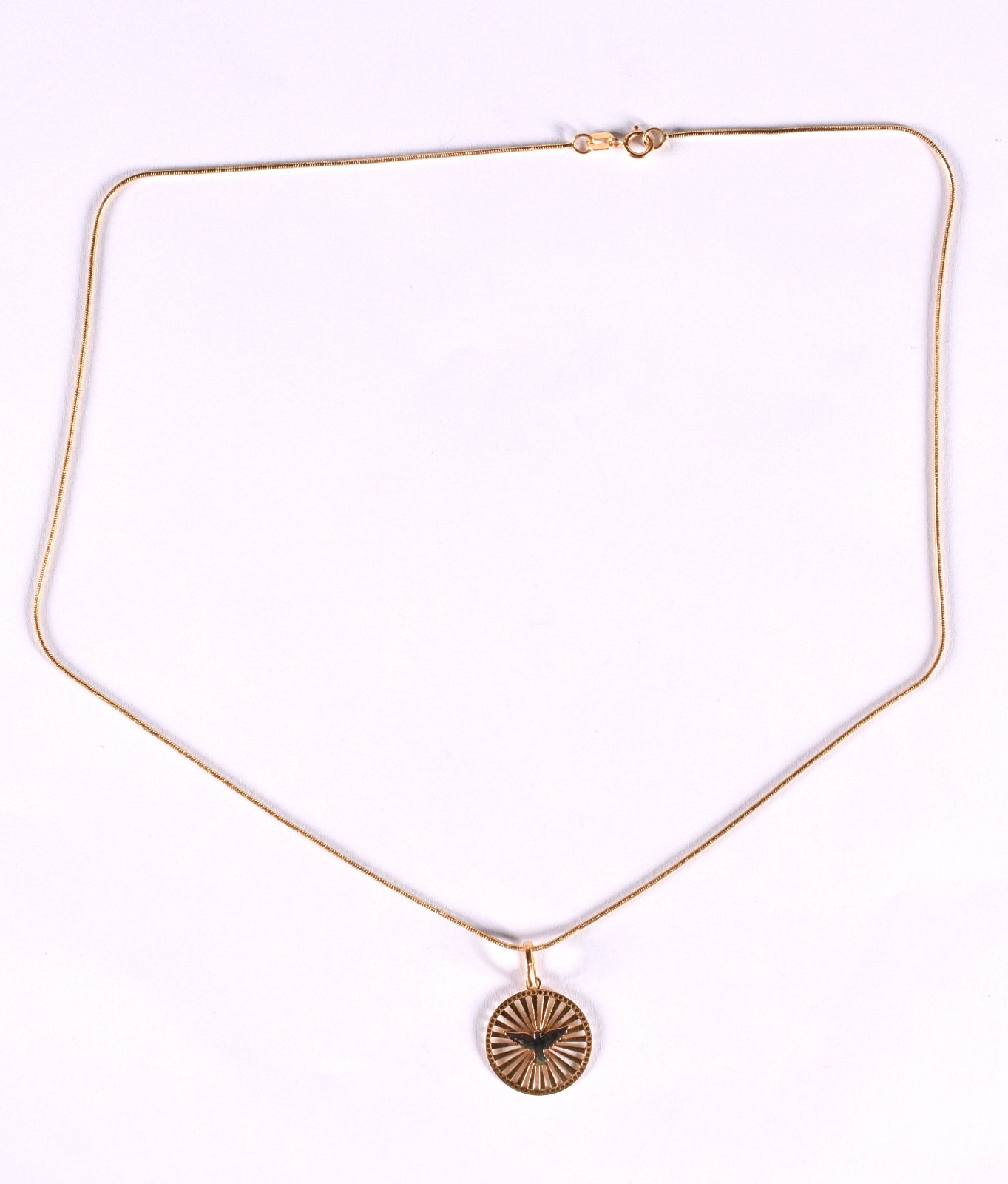 Colar de ouro 18 k, contraste 750 e pingente pomba da paz (Por... - foto 2 de 5