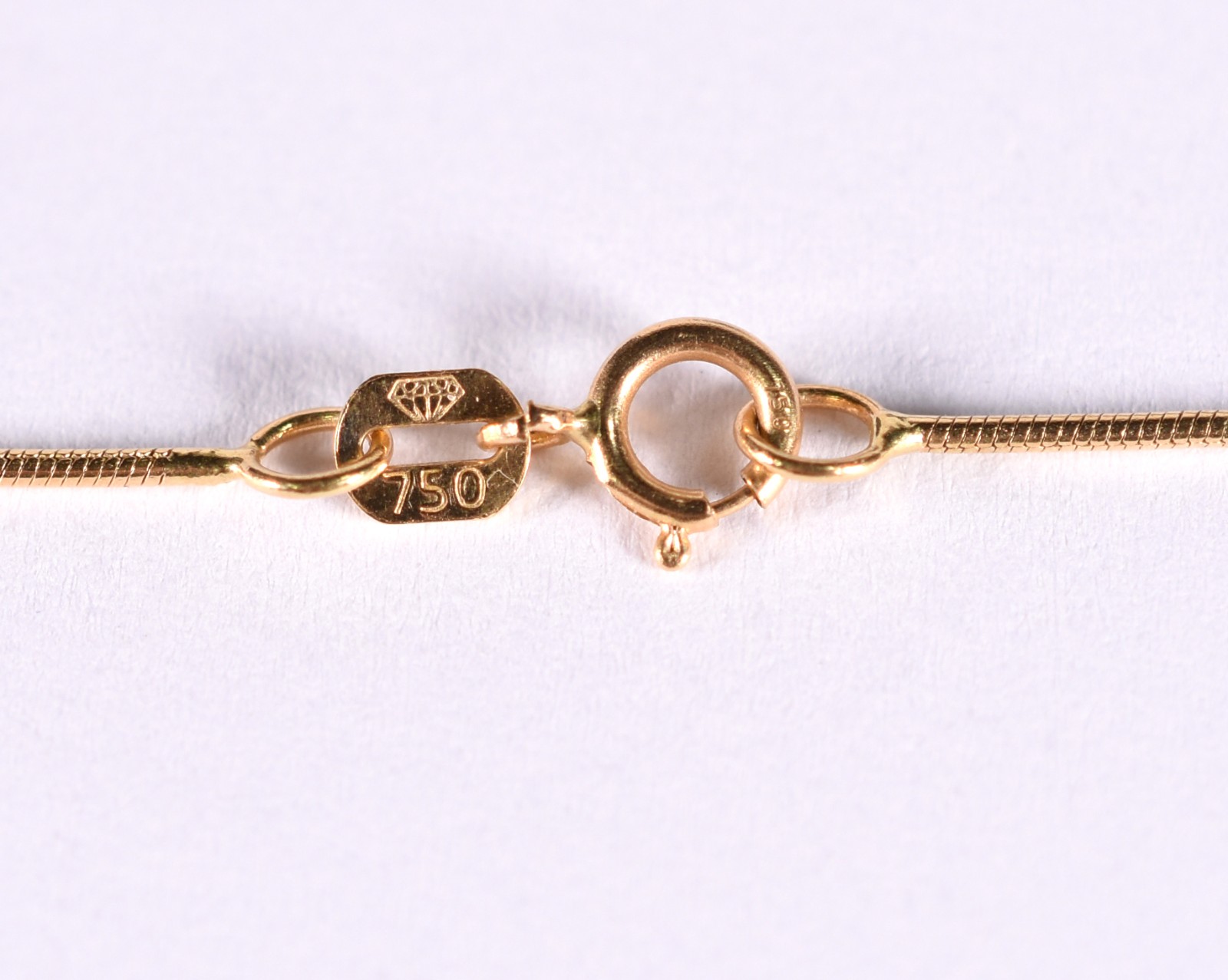 Colar de ouro 18 k, contraste 750 e pingente pomba da paz (Por... - foto 3 de 5