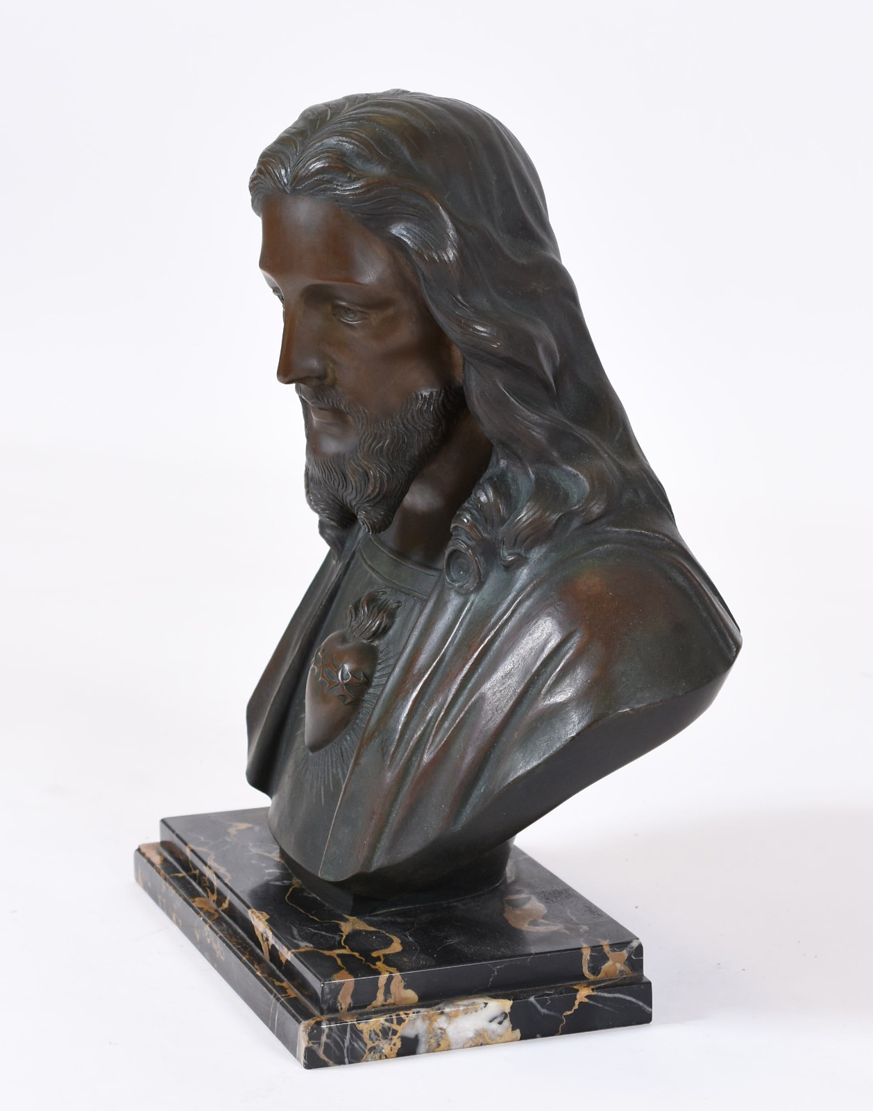 Cabeça de Cristo com sagrado coração de bronze, base de mármore... - foto 3 de 6