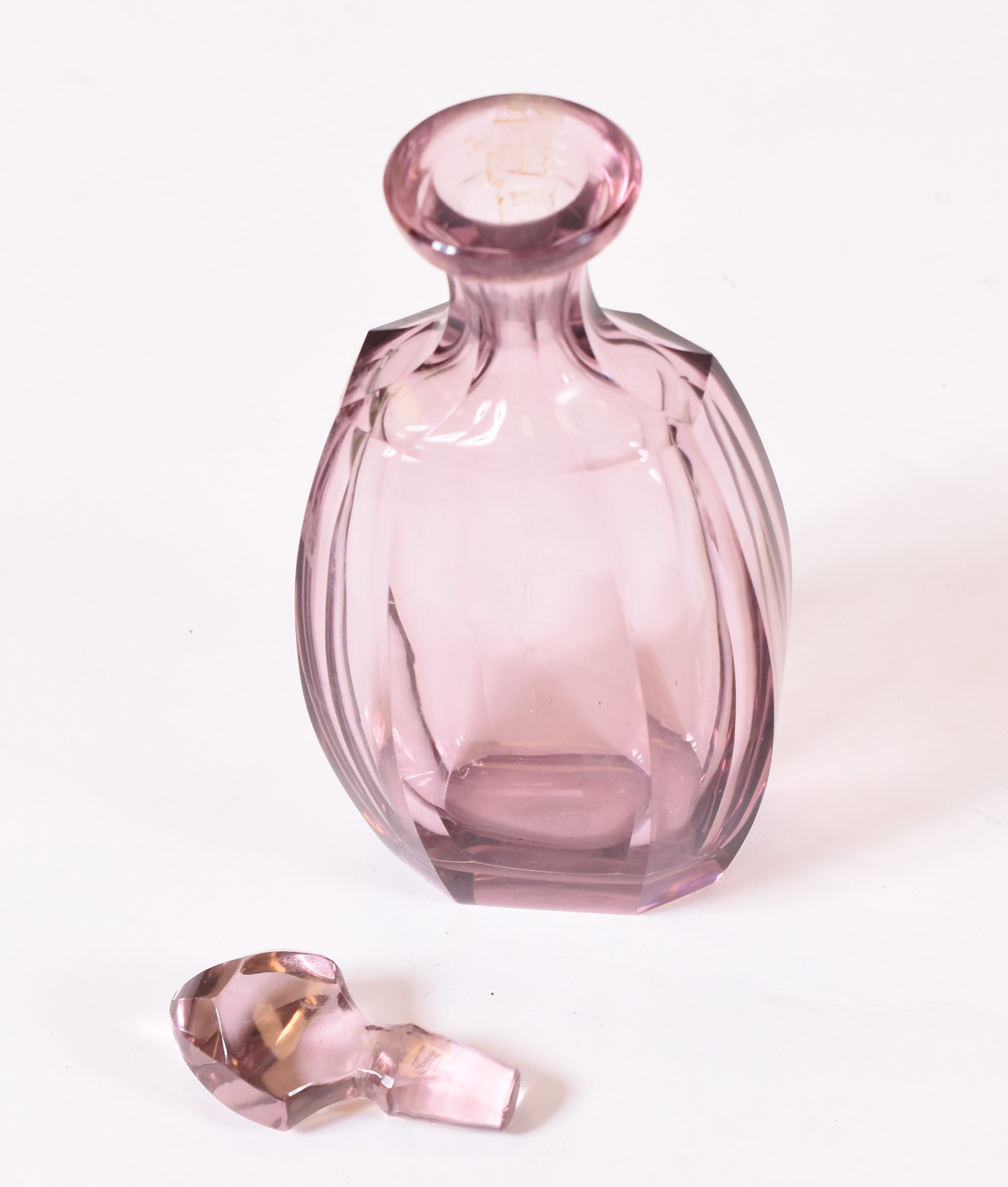 Licoreira Art Deco com 6 copinhos de cristal rosa facetado. - foto 4 de 4