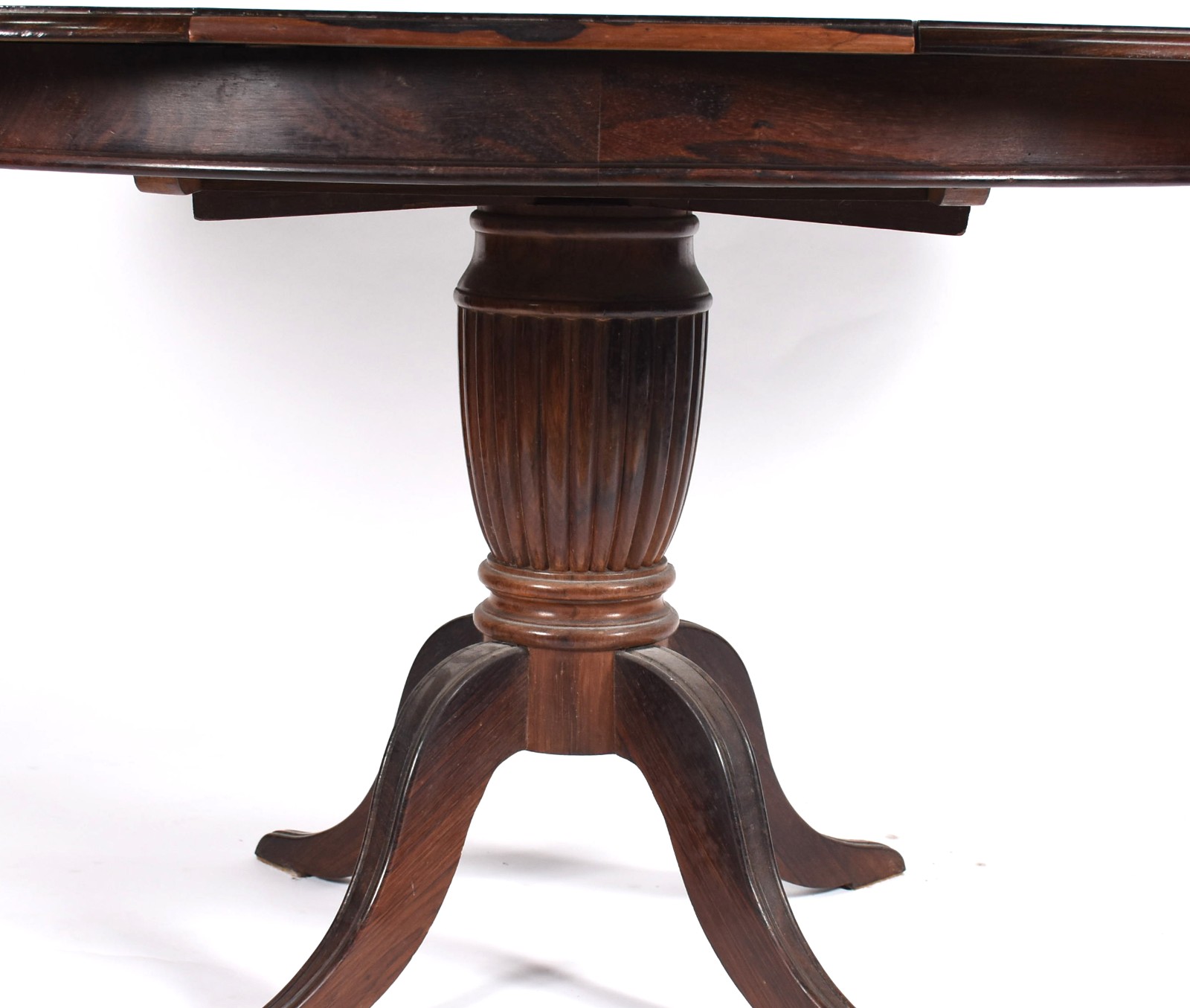 Mesa de jantar de jacarandá, feitio redondo, base em coluna canelada... - foto 4 de 6