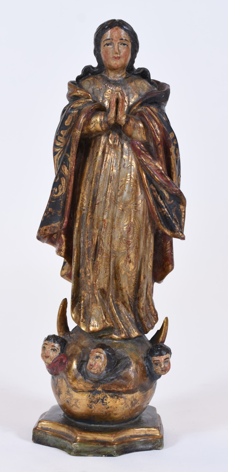 Imagem de Nossa Senhora da Conceição de madeira policromada e dourada... - foto 1 de 6