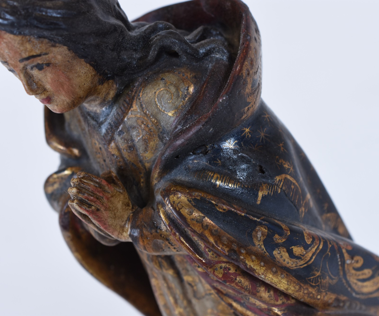 Imagem de Nossa Senhora da Conceição de madeira policromada e dourada... - foto 4 de 6
