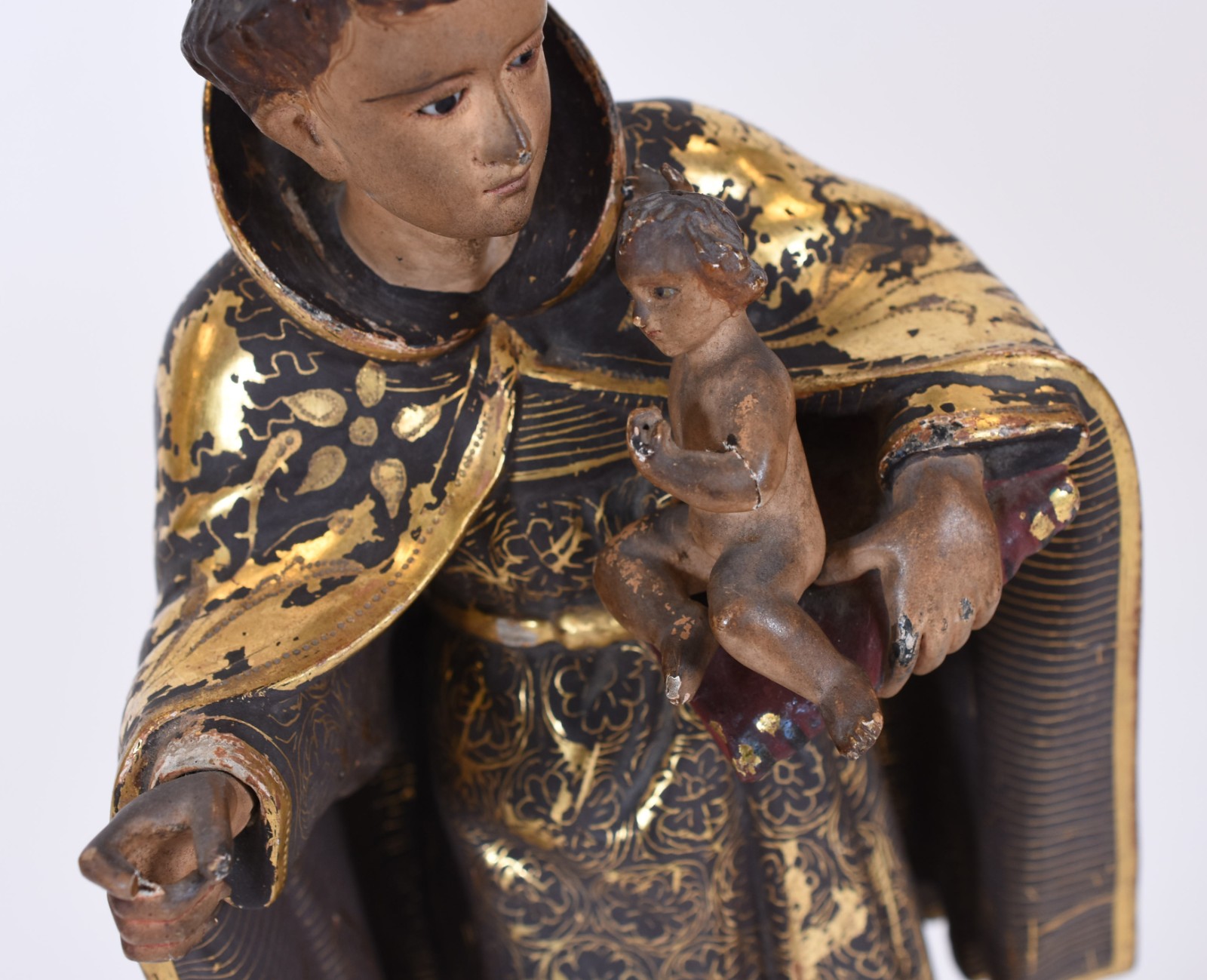 Imagem portuguesa de Santo Antonio com menino de madeira policromada... - foto 4 de 6
