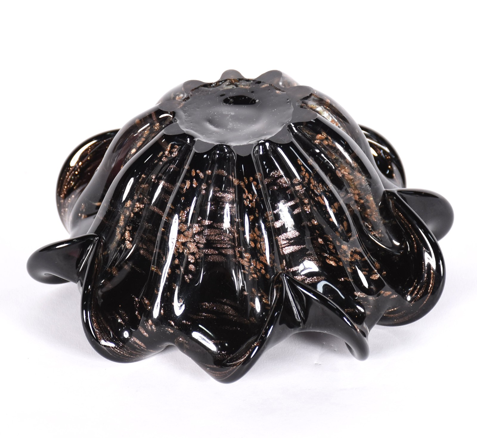Bowl de vidro decorativo na cor preta com pó de ouro, borda feitio... - foto 4 de 4
