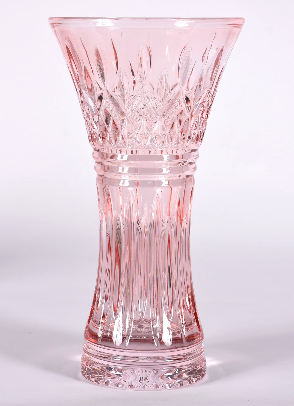 Vaso em demi cristal lapidado na cor rosa. - foto 1 de 3