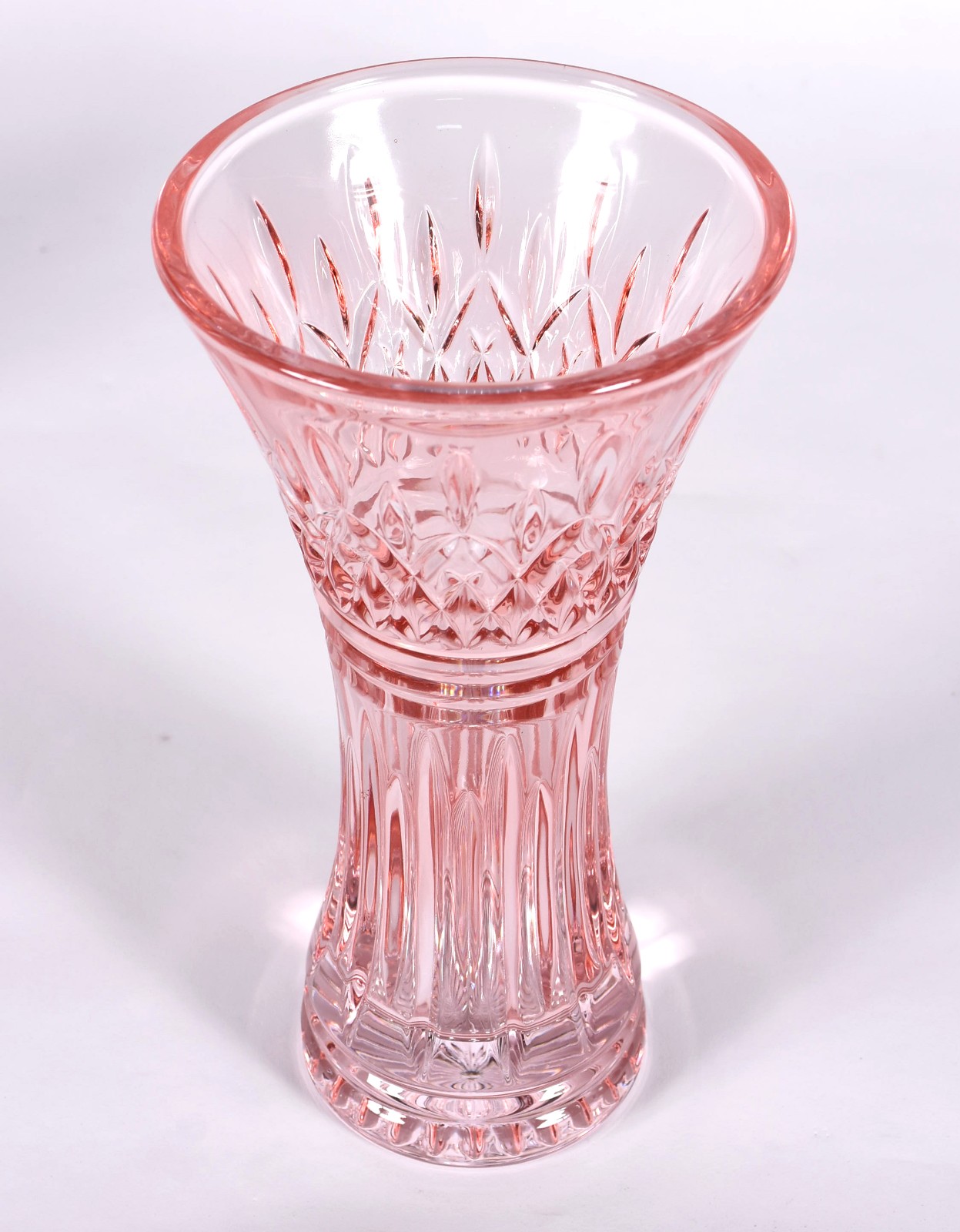 Vaso em demi cristal lapidado na cor rosa. - foto 2 de 3