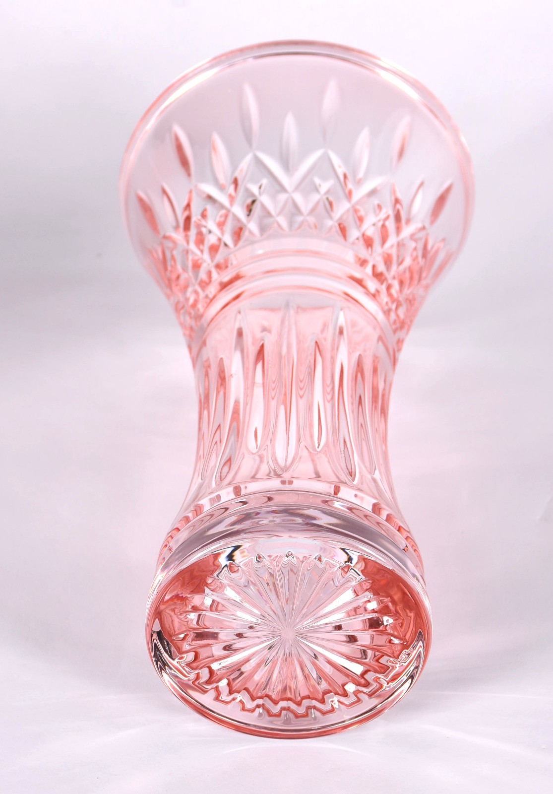 Vaso em demi cristal lapidado na cor rosa. - foto 3 de 3
