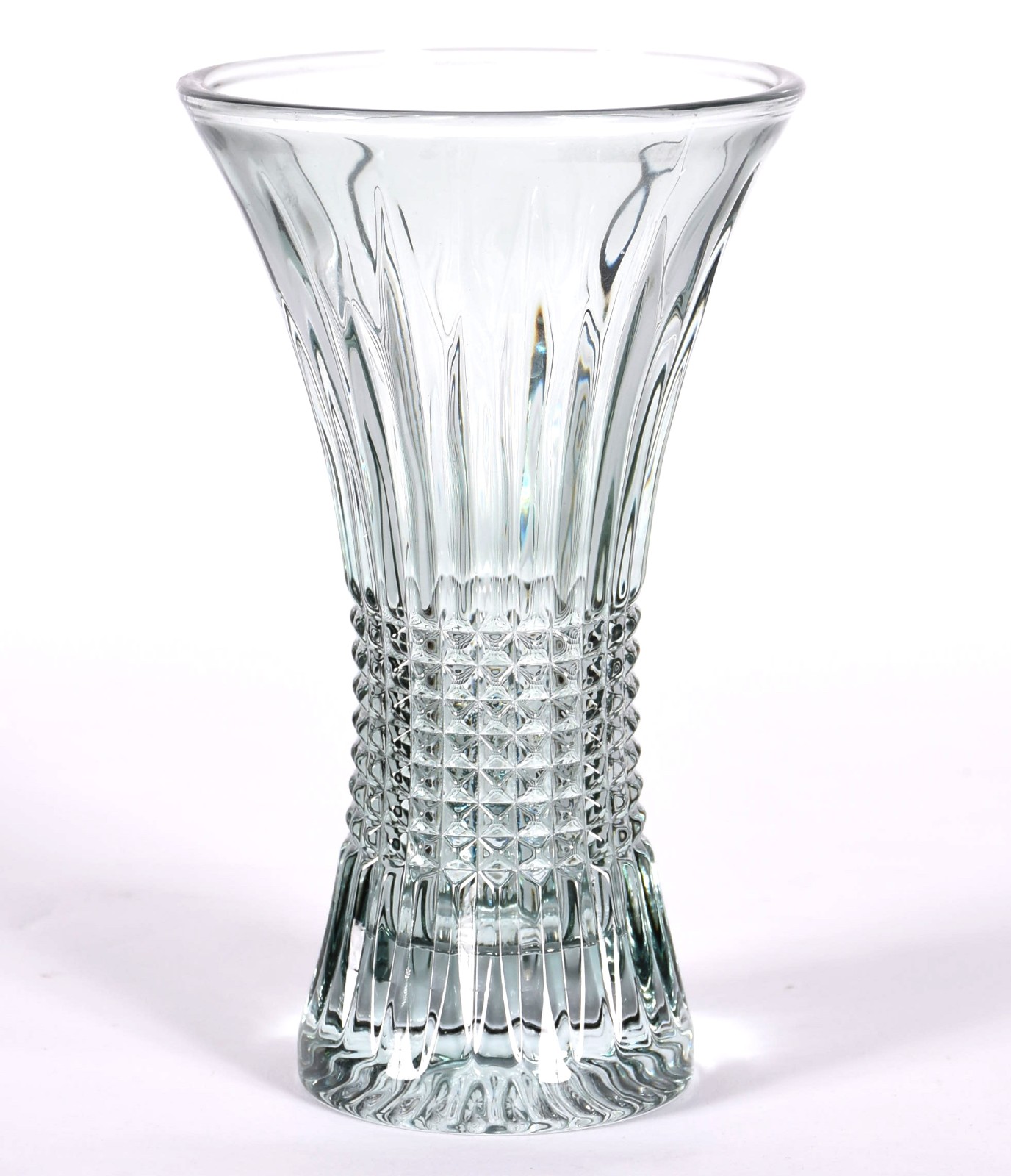 Vaso em demi cristal lapidado na cor verde. - foto 1 de 3