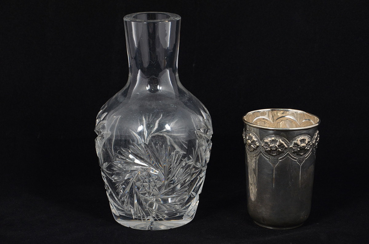Verre d´eau de cristal lapidado com copo de prata. - foto 2 de 2