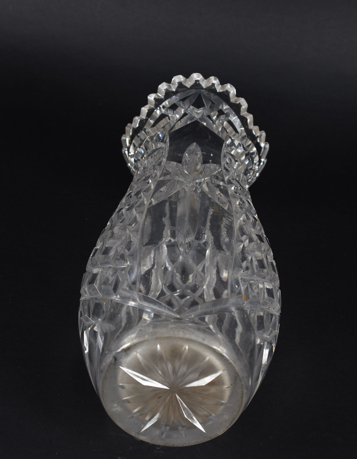 Vaso de cristal europeu lapidado. - foto 3 de 4