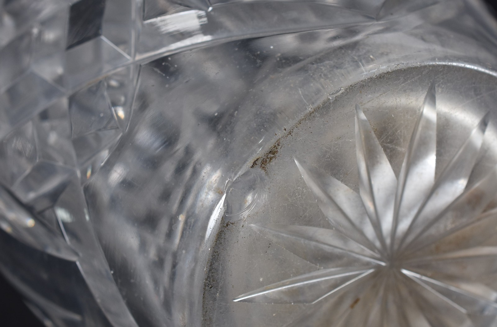 Vaso de cristal europeu lapidado. - foto 4 de 4