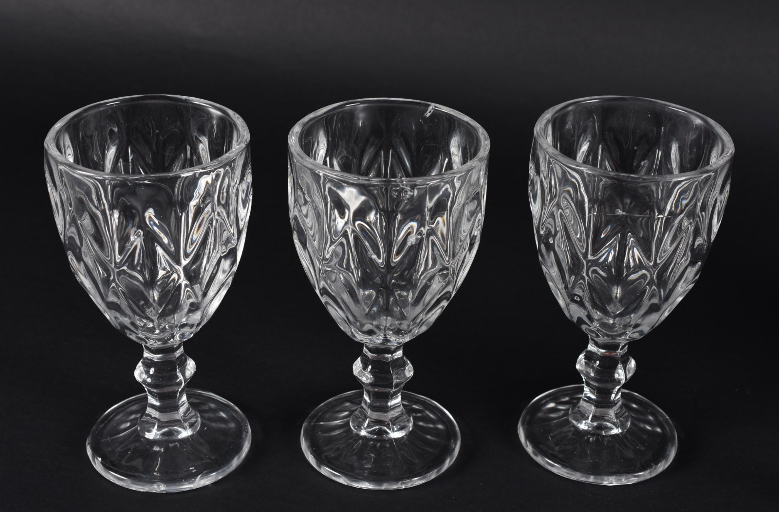 Seis cálices em demi cristal lapidado. - foto 4 de 6