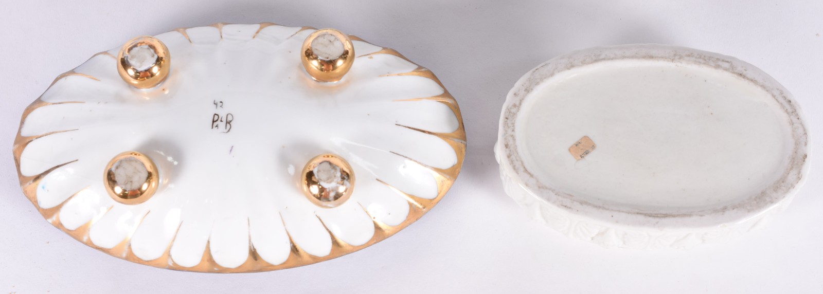 Três peças diversas, sendo sopeira com tampa de porcelana floral... - foto 6 de 8