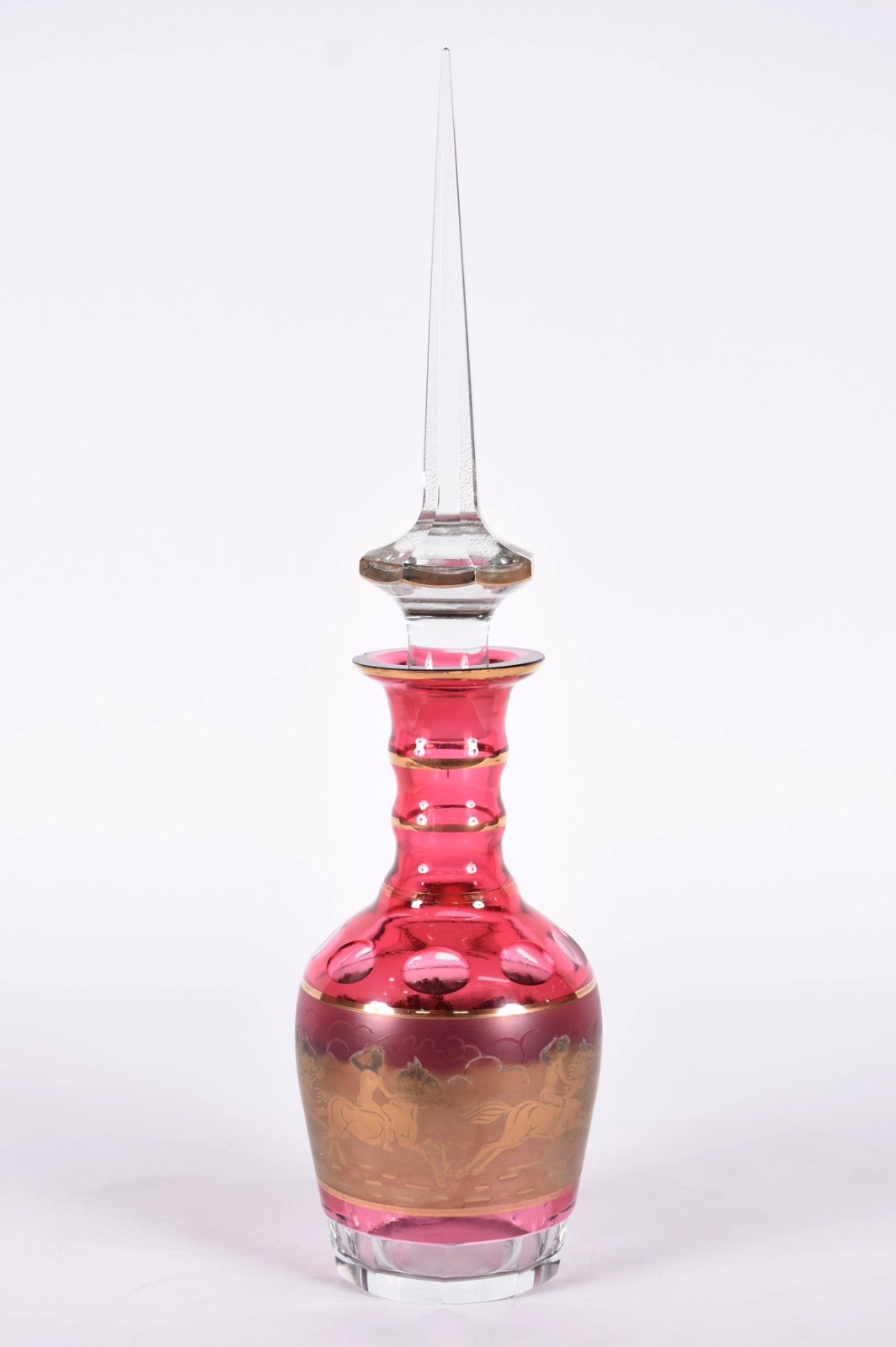 Grande garrafa de cristal rosa lapidado decorada em dourado, borda... - foto 1 de 5