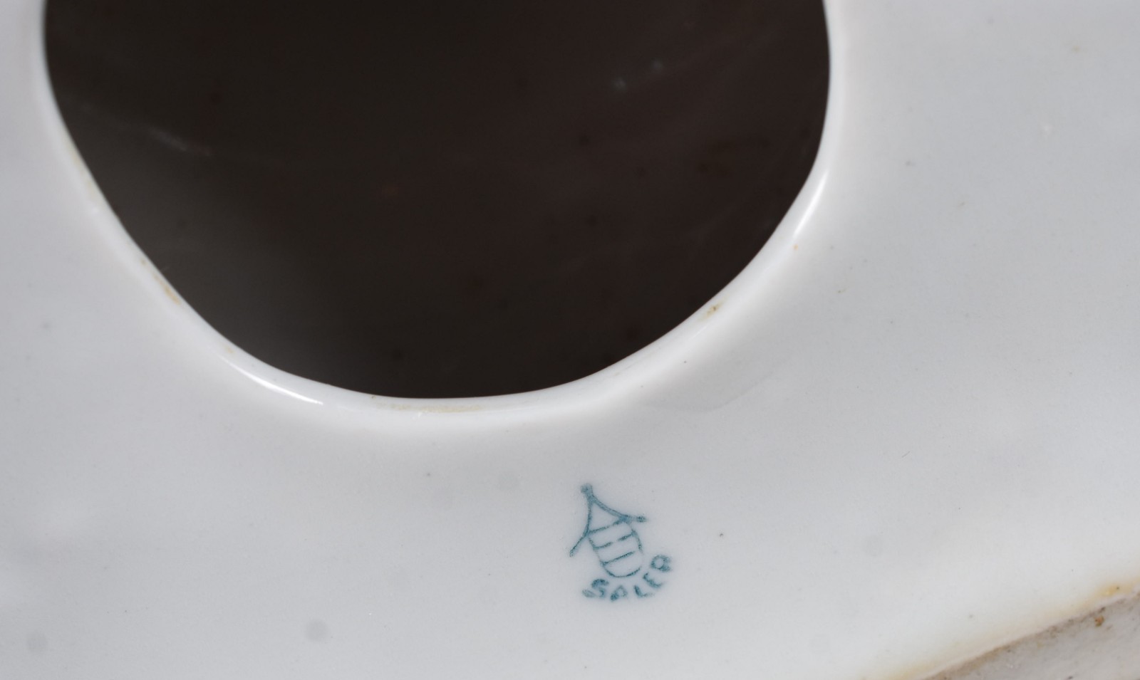 Fruteira de porcelana com vazados. - foto 4 de 5
