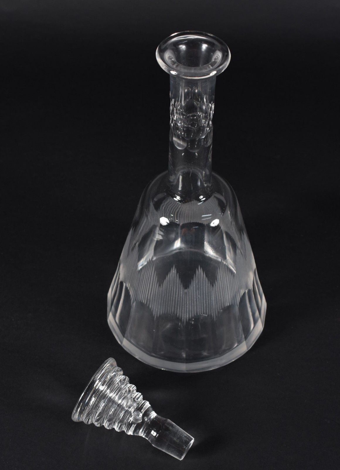 Serviço de taças de cristal lapidado composto de: 9 para champagne... - foto 4 de 4