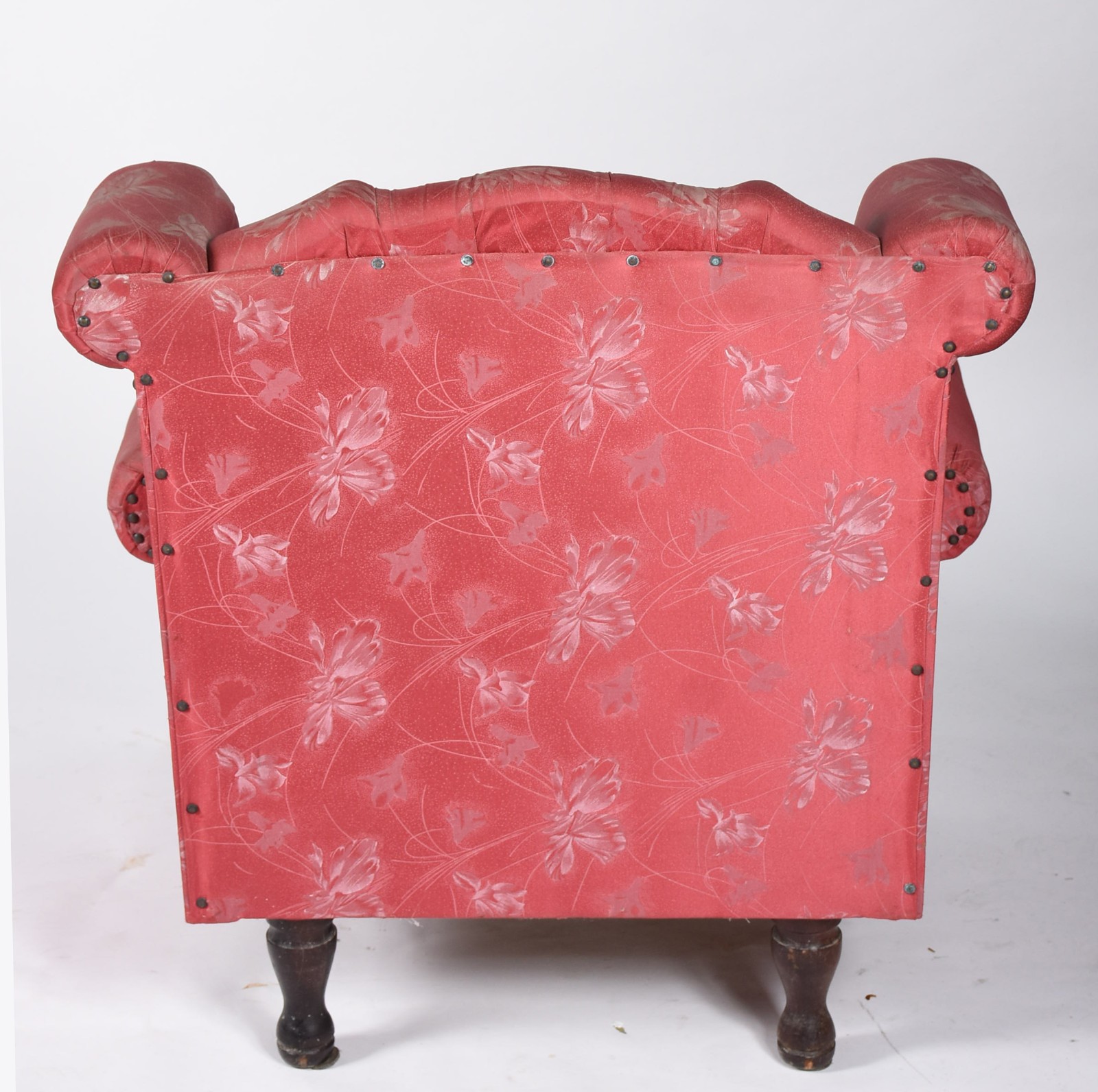 Bergere estofada e forrada com tecido vermelho floral, encosto em... - foto 4 de 5