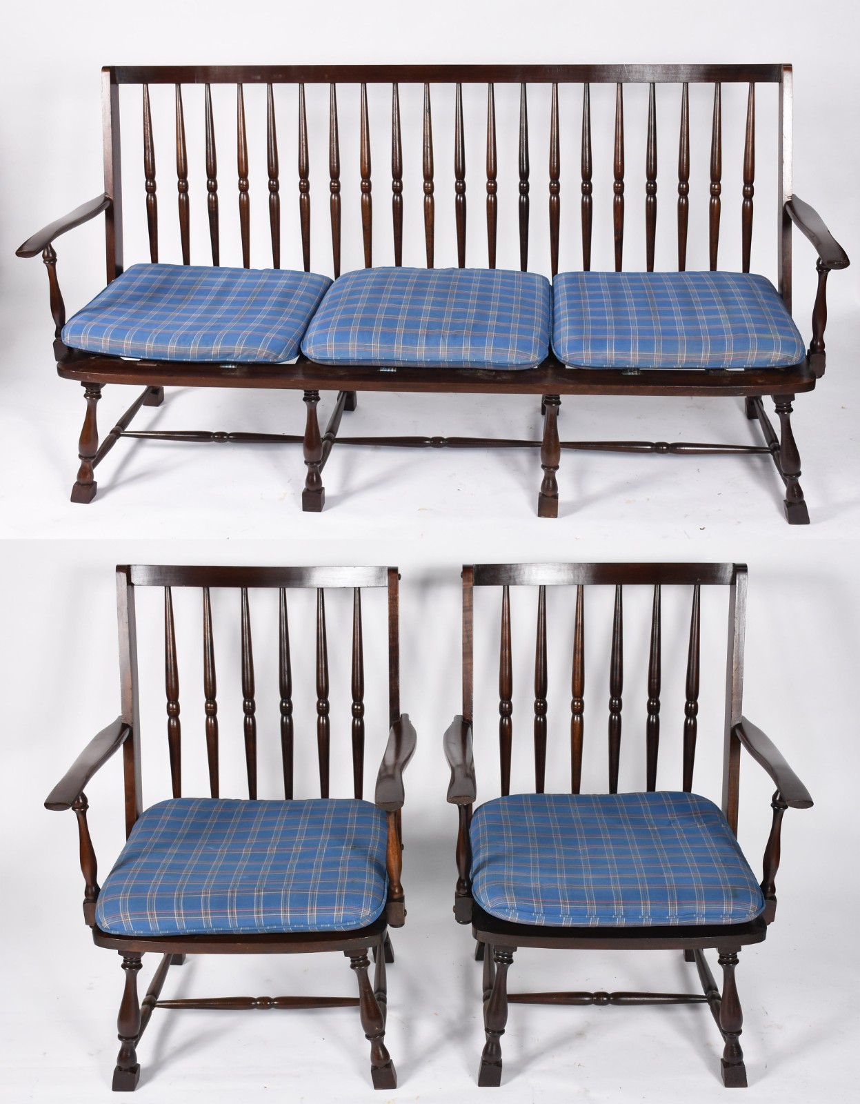 Conjunto de sofá para 3 lugares e par de poltronas de madeira com... - foto 1 de 7