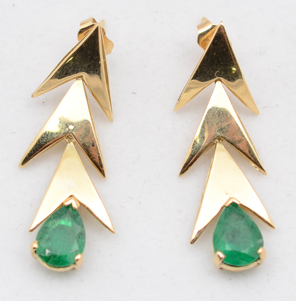 Par de brincos de ouro amarelo 18 k 750 pendente gota com esmeraldas...