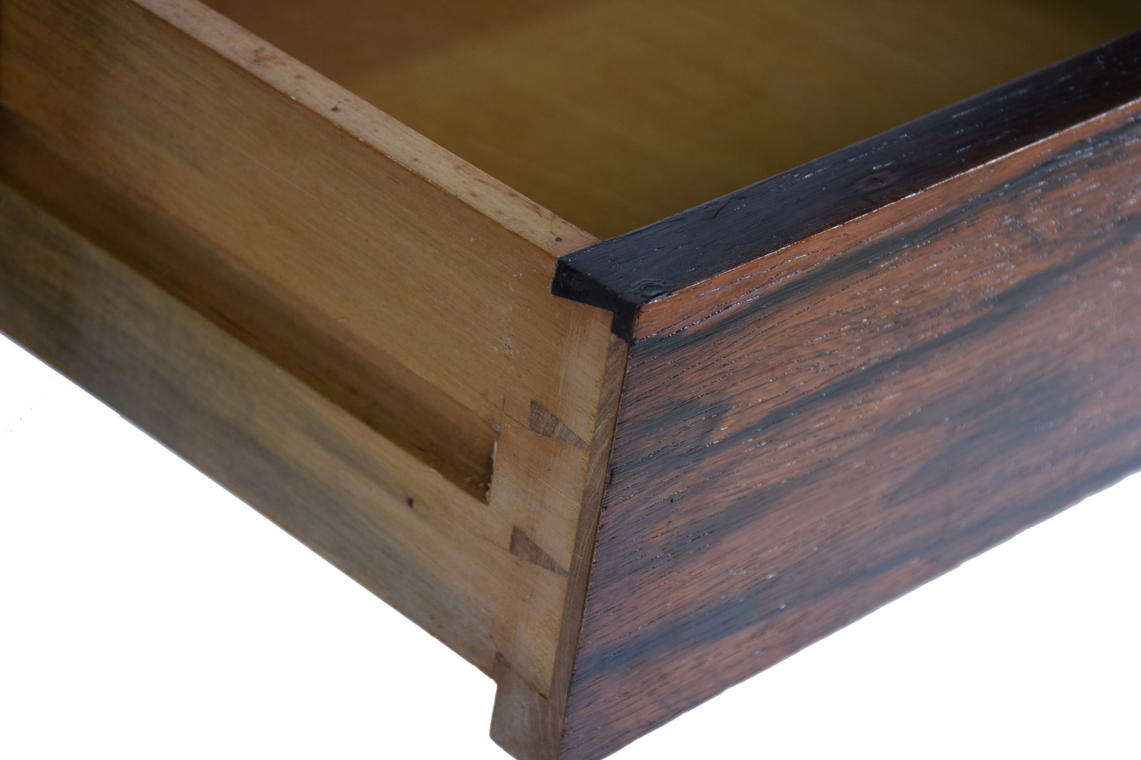 Mesa para escritório de madeira nobre com 3 gavetas. - foto 4 de 5