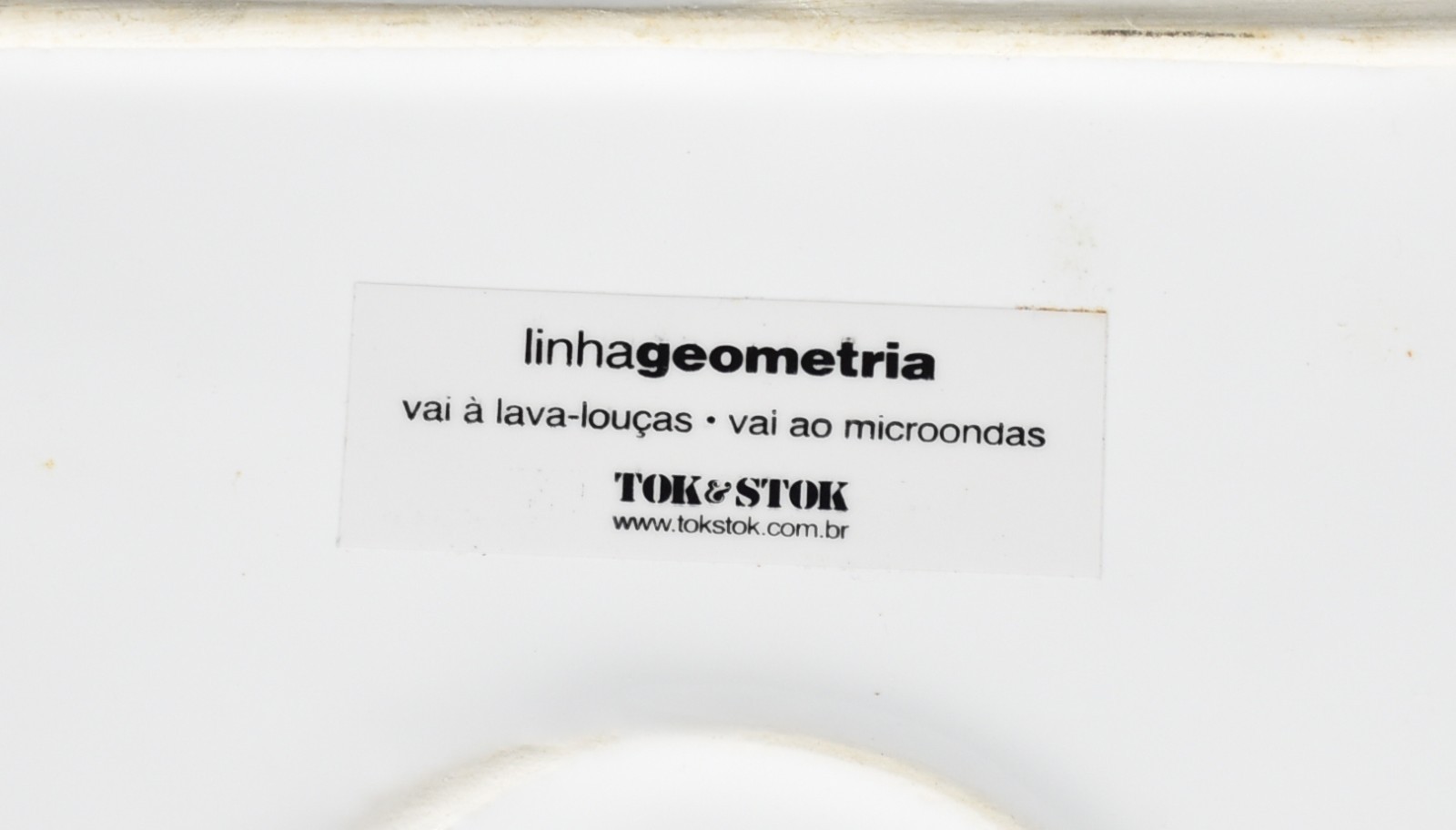 Vinte um pratos de cerâmica branca feitio quadrado, sendo 7 para... - foto 4 de 4