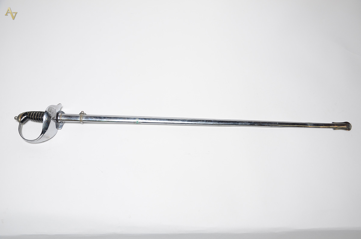 Espada com brasão do Exército. Comprimento 1,10 m. - foto 1 de 3