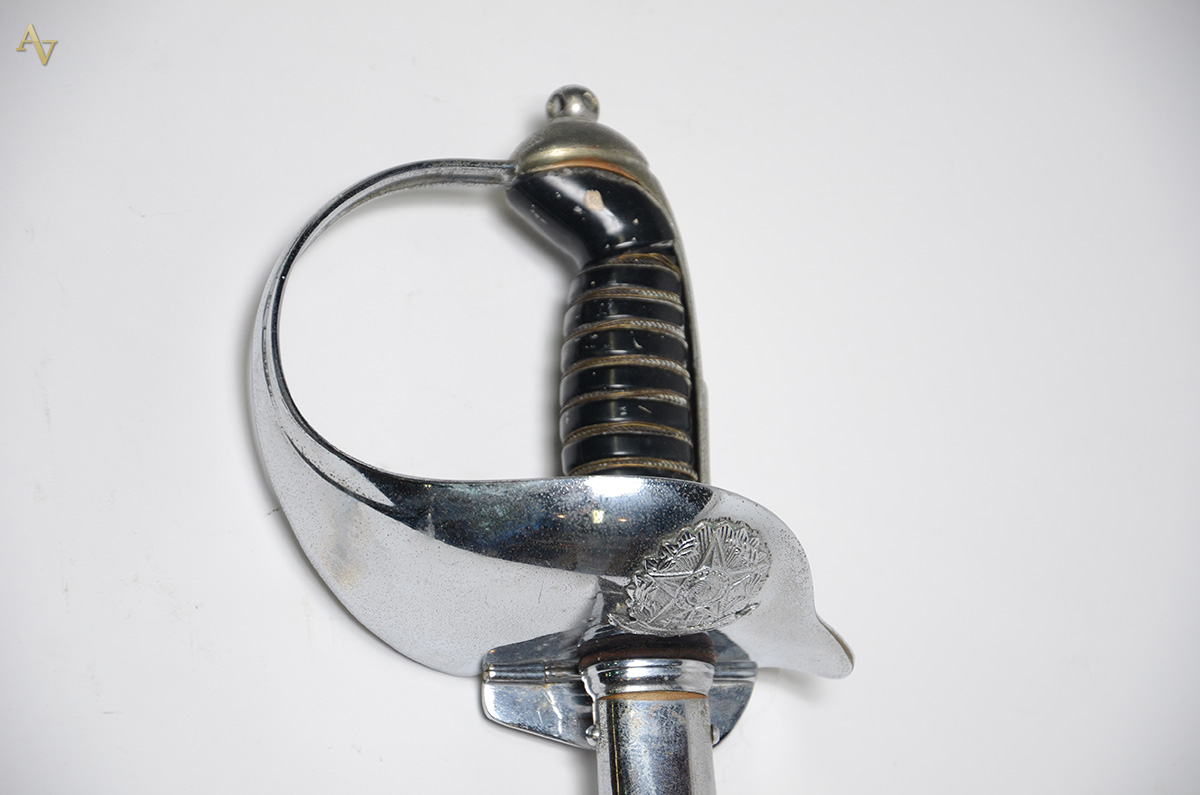 Espada com brasão do Exército. Comprimento 1,10 m. - foto 2 de 3
