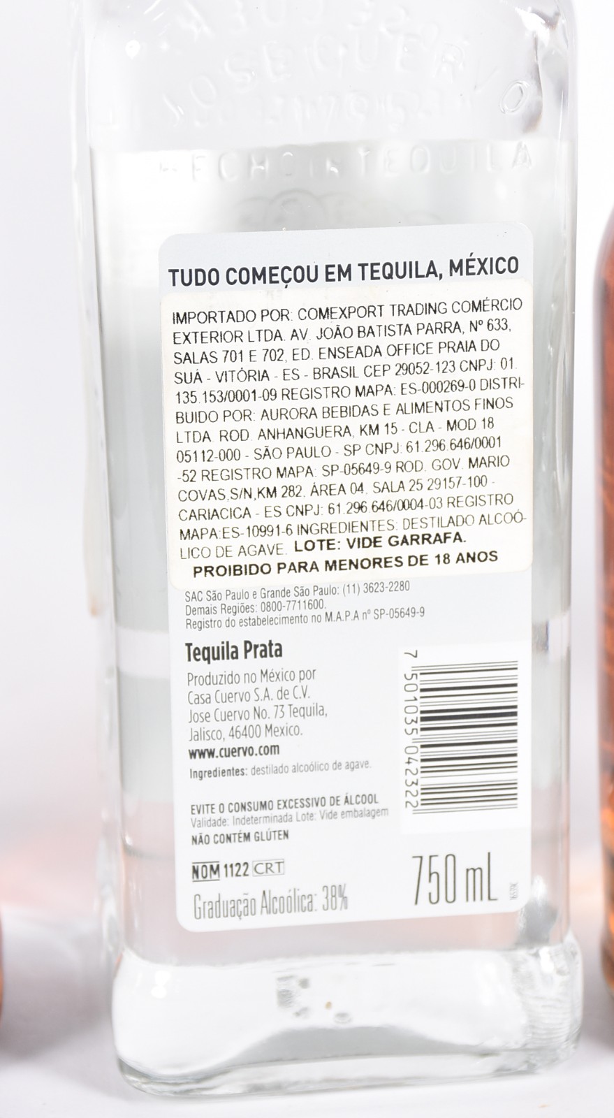Três garrafas, sendo tequila José Cuervo, chivas 12 anos e Jeam Beam. - foto 7 de 7