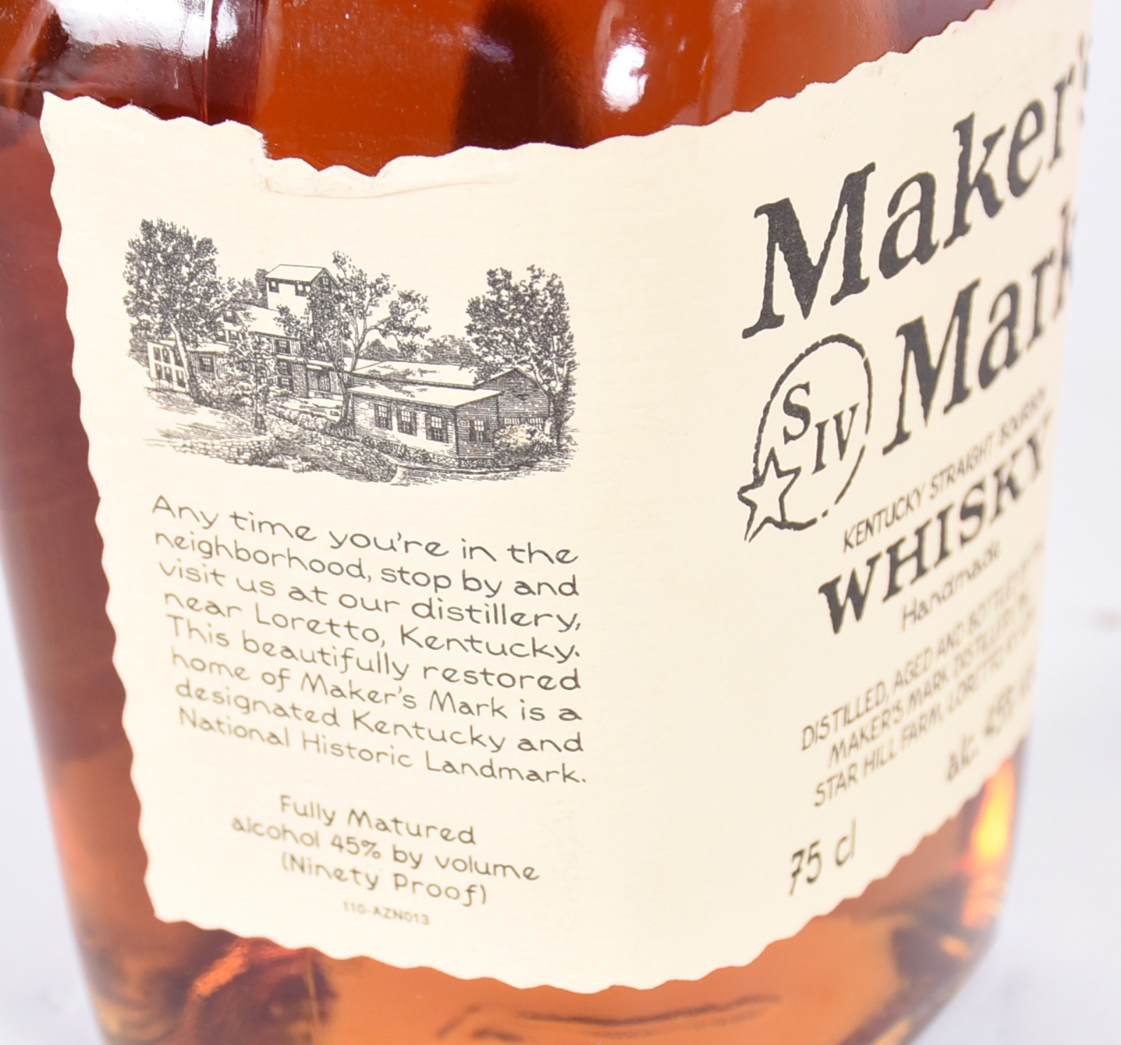 Três garrafas de bebidas, sendo: Whisky Makers Mark, Whisky Chivas 12... - foto 3 de 8
