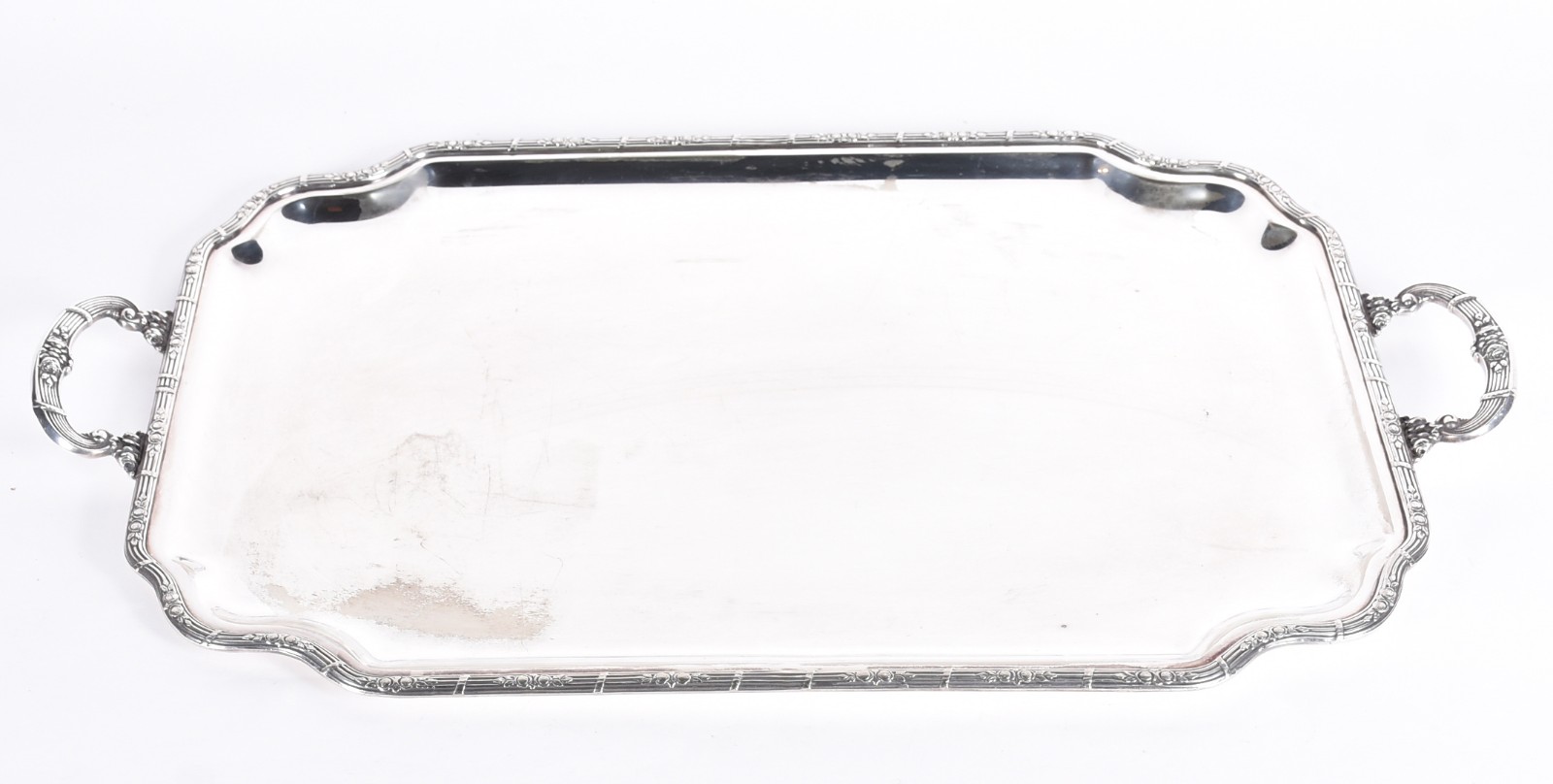 Tabuleiro de metal prateado com alças, metal oxidado. - foto 1 de 4