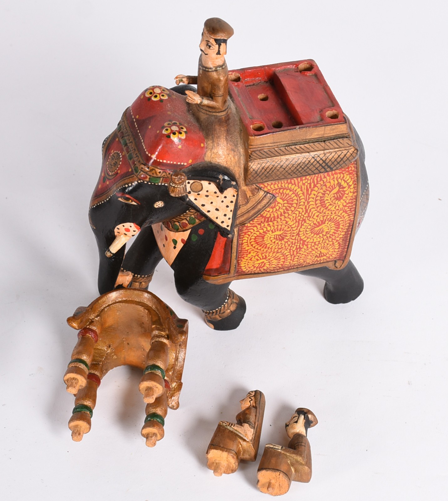 Elefante oriental de madeira (de encaixe); bule oriental de metal. - foto 6 de 6