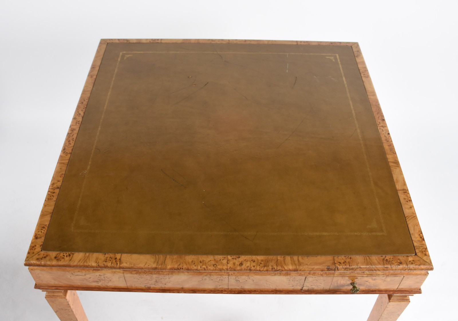 Mesa de jogo de radica com tampo de couro, acompanham 4 cadeiras... - foto 6 de 8