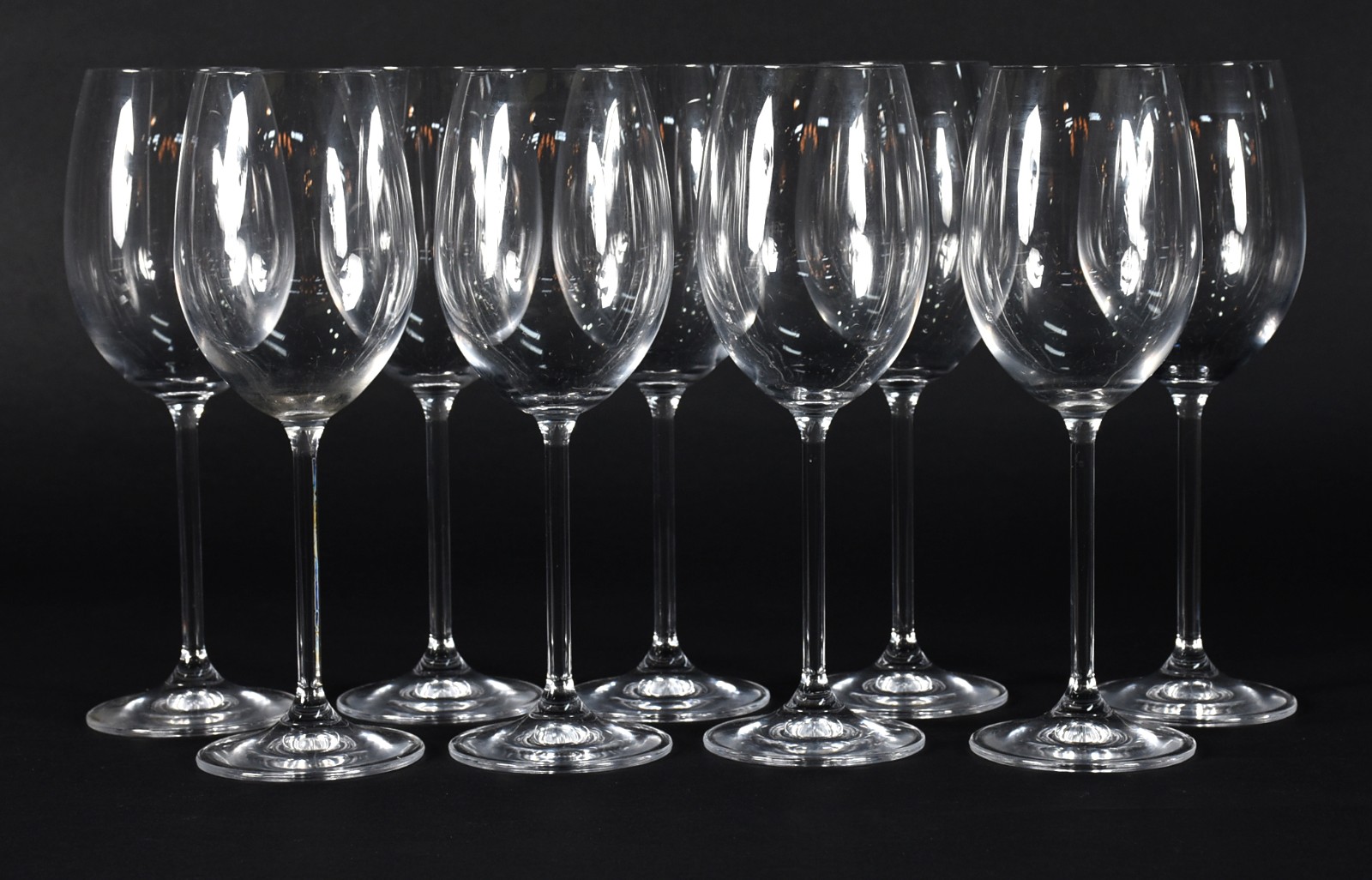 Nove taças para vinho tinto. - foto 1 de 3